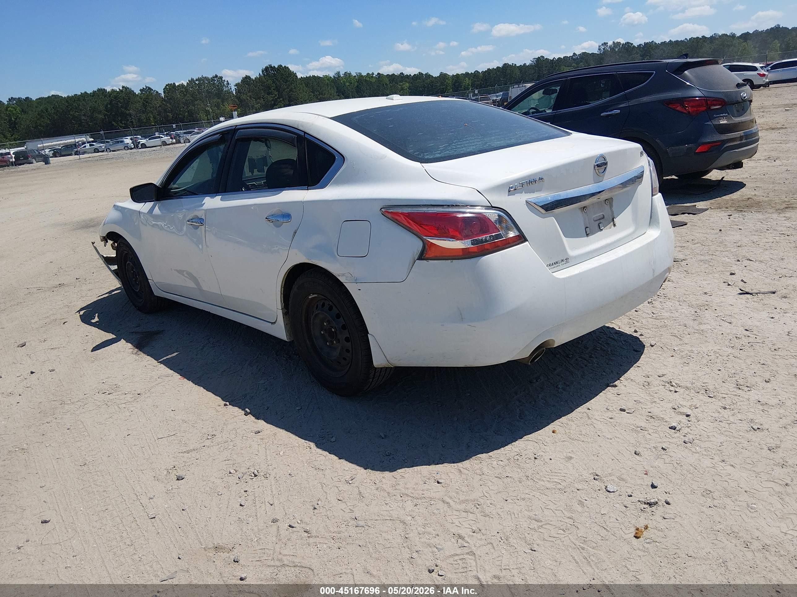 2015 Nissan Altima 2.5/2.5 S/2.5 Sl/2.5 Sv White vin: 1N4AL3AP8FN895425