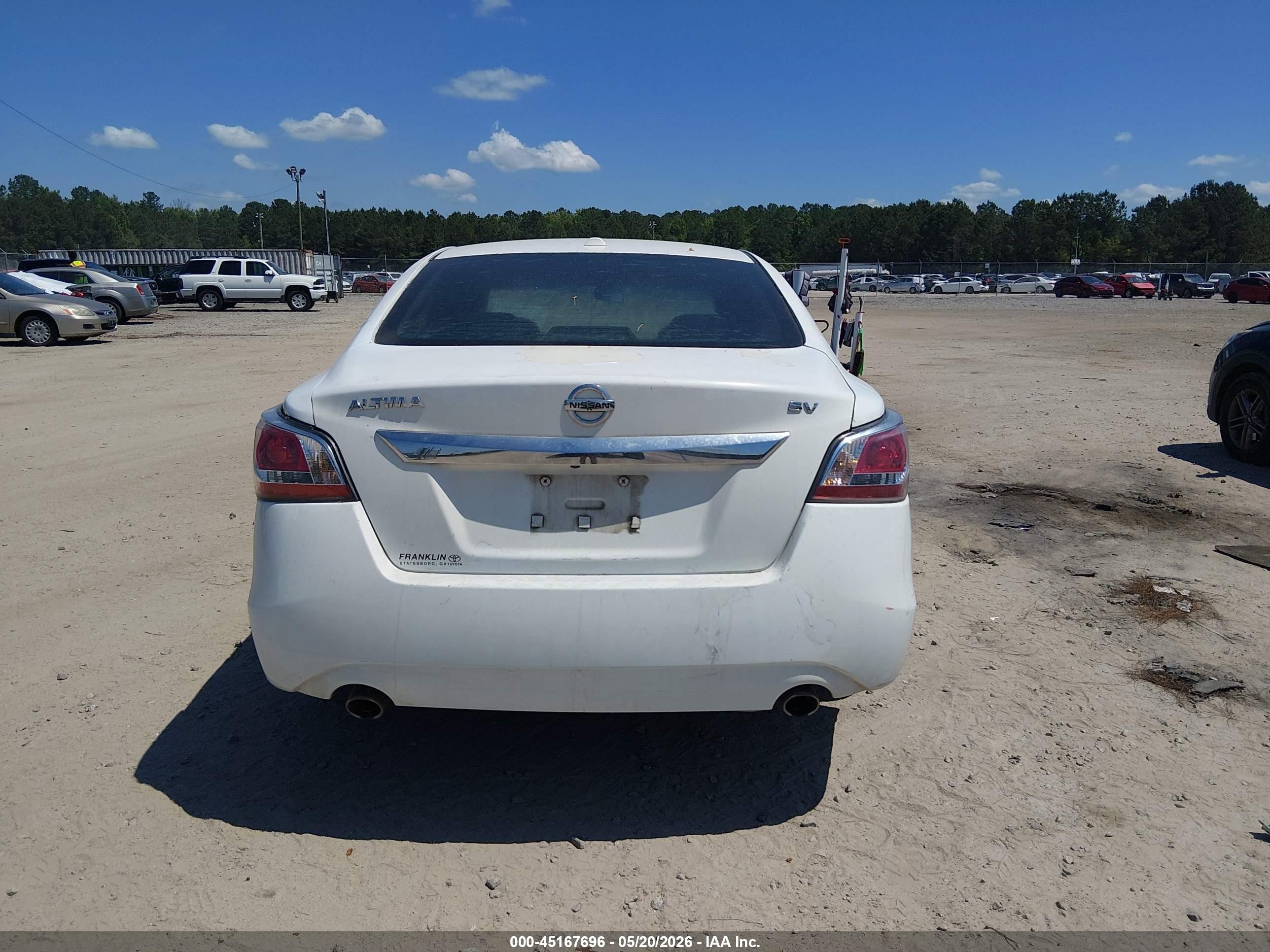 2015 Nissan Altima 2.5/2.5 S/2.5 Sl/2.5 Sv White vin: 1N4AL3AP8FN895425