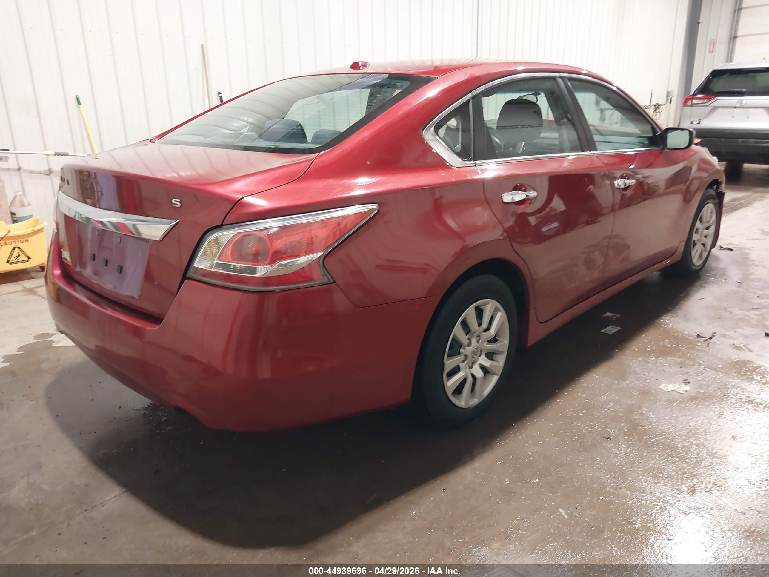 2015 Nissan Altima 2.5/2.5 S/2.5 Sl/2.5 Sv Red vin: 1N4AL3AP8FN903913