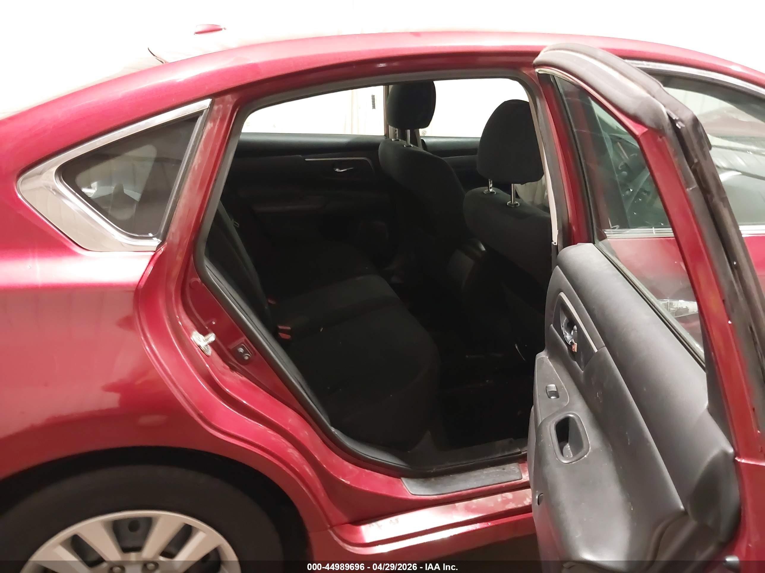 2015 Nissan Altima 2.5/2.5 S/2.5 Sl/2.5 Sv Red vin: 1N4AL3AP8FN903913