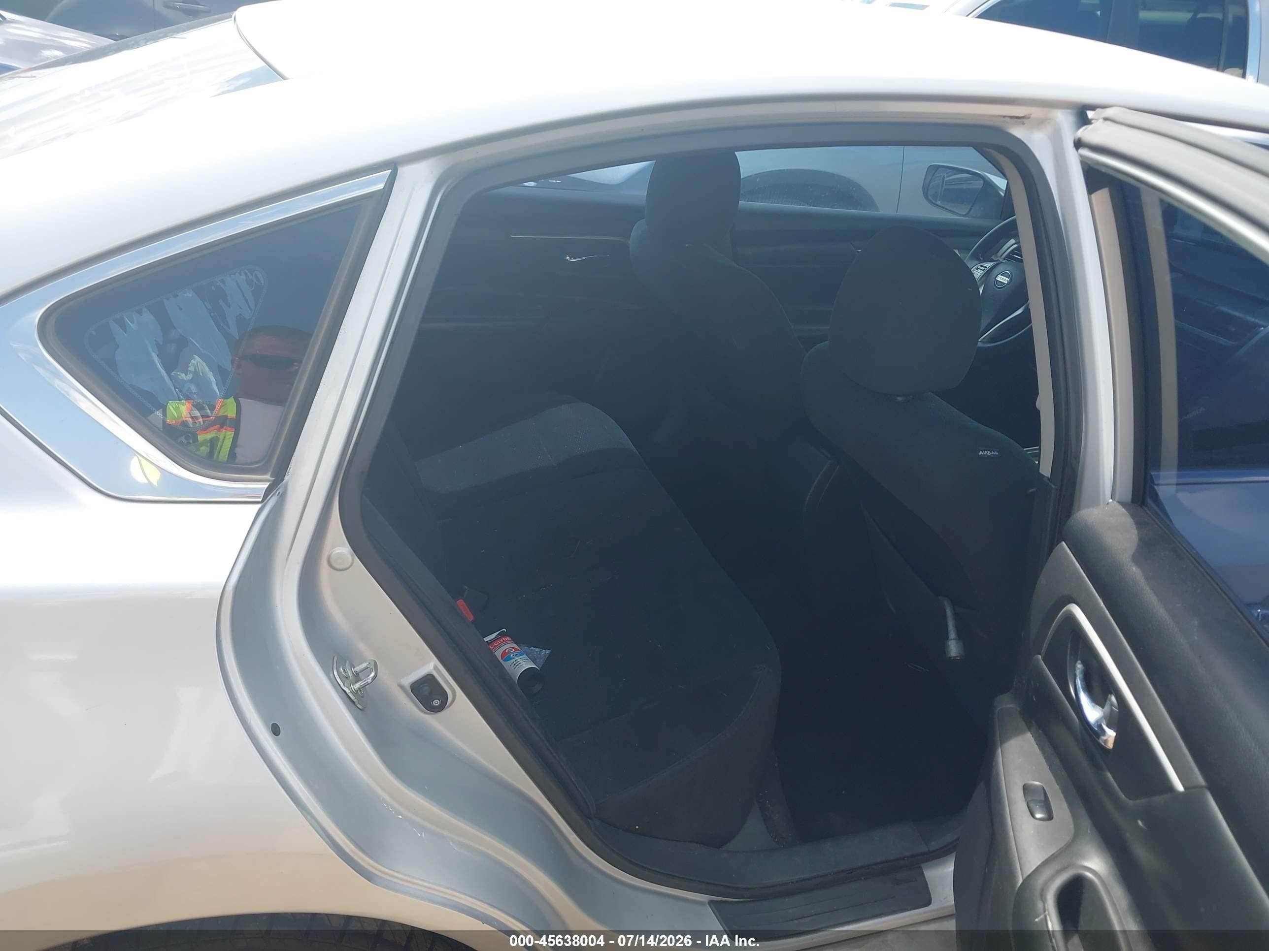 2015 Nissan Altima 2.5 S Silver vin: 1N4AL3AP8FN906133