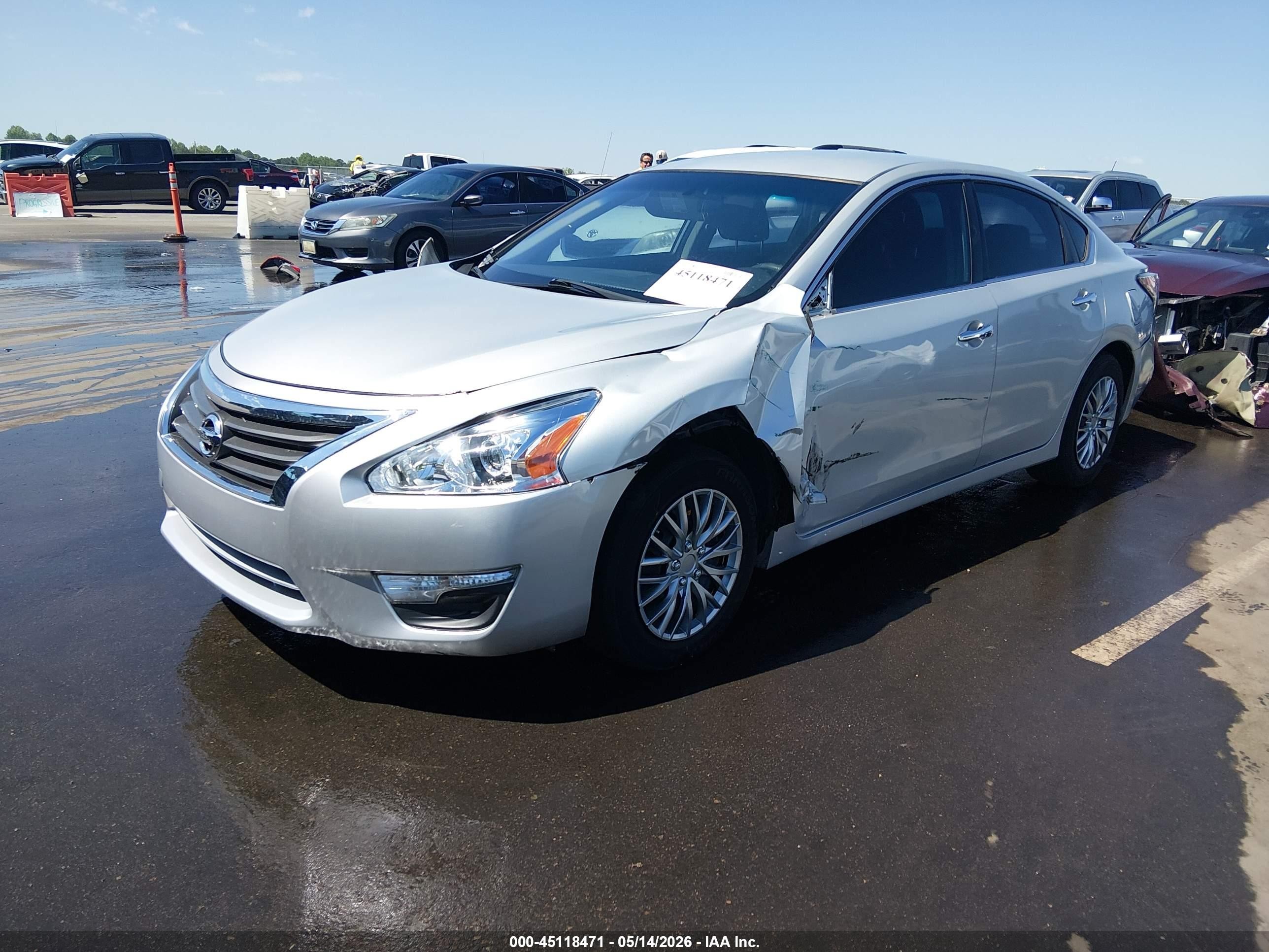 2015 Nissan Altima 2.5 S Silver vin: 1N4AL3AP8FN907329
