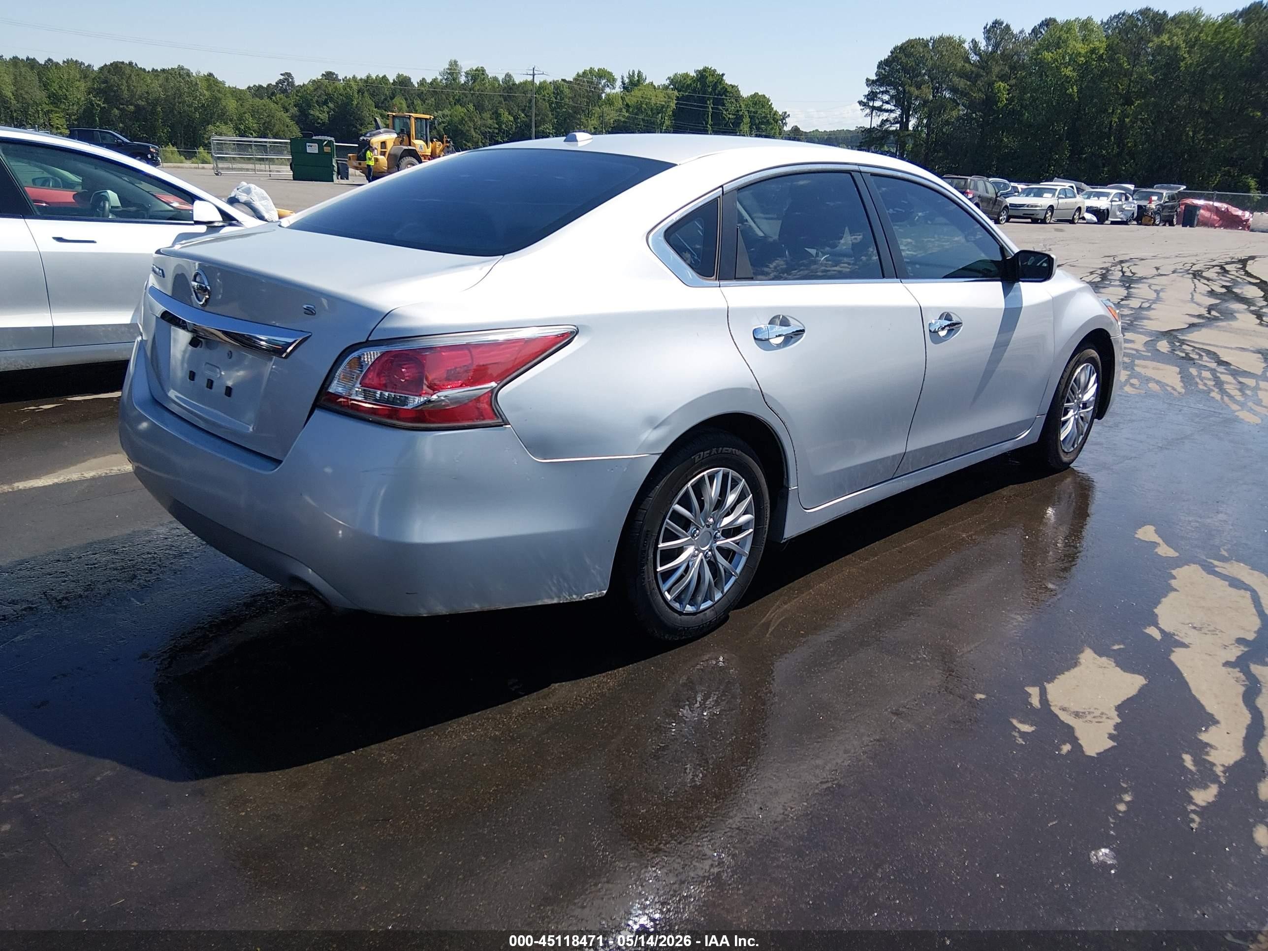 2015 Nissan Altima 2.5 S Silver vin: 1N4AL3AP8FN907329