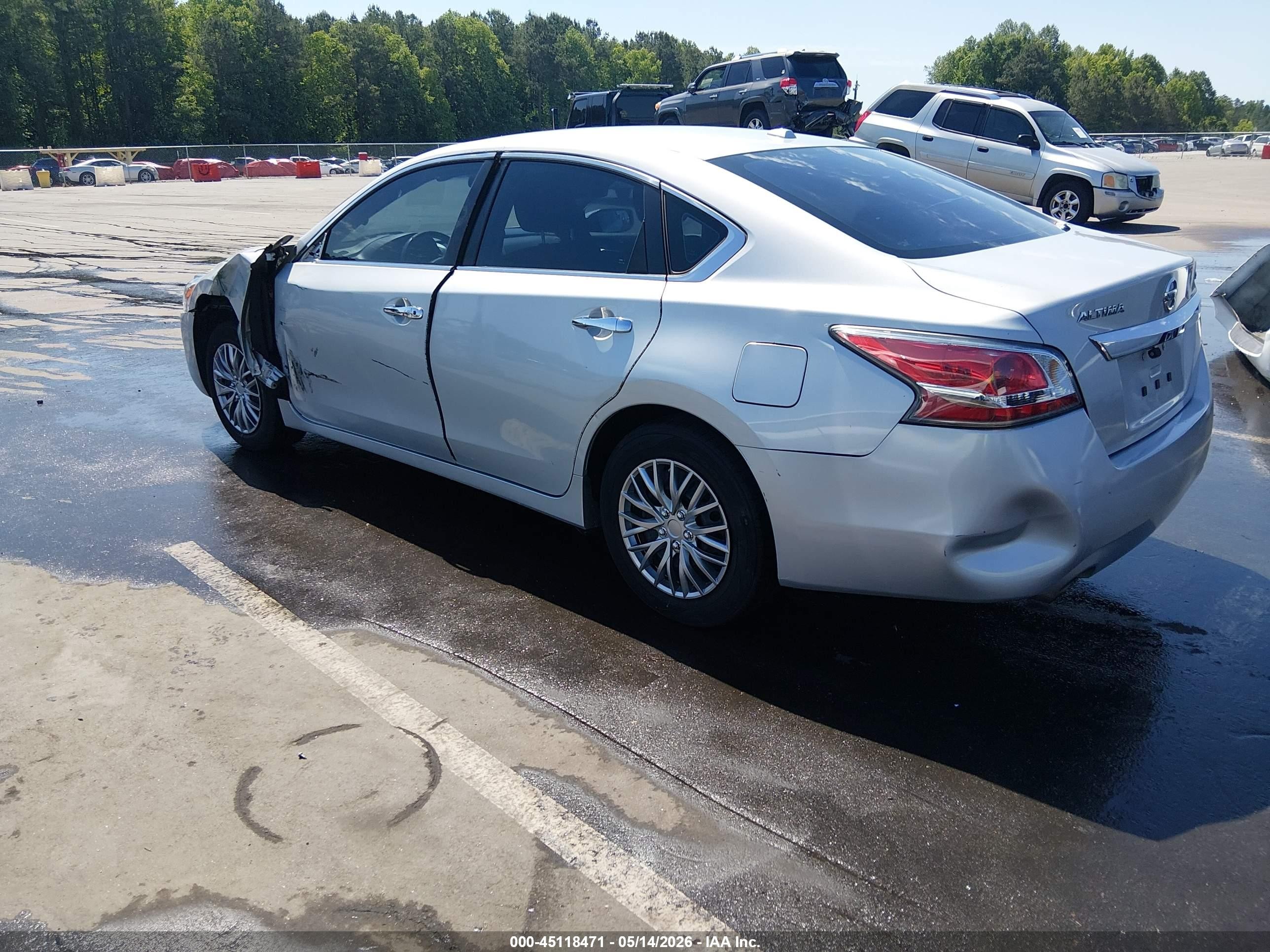 2015 Nissan Altima 2.5 S Silver vin: 1N4AL3AP8FN907329