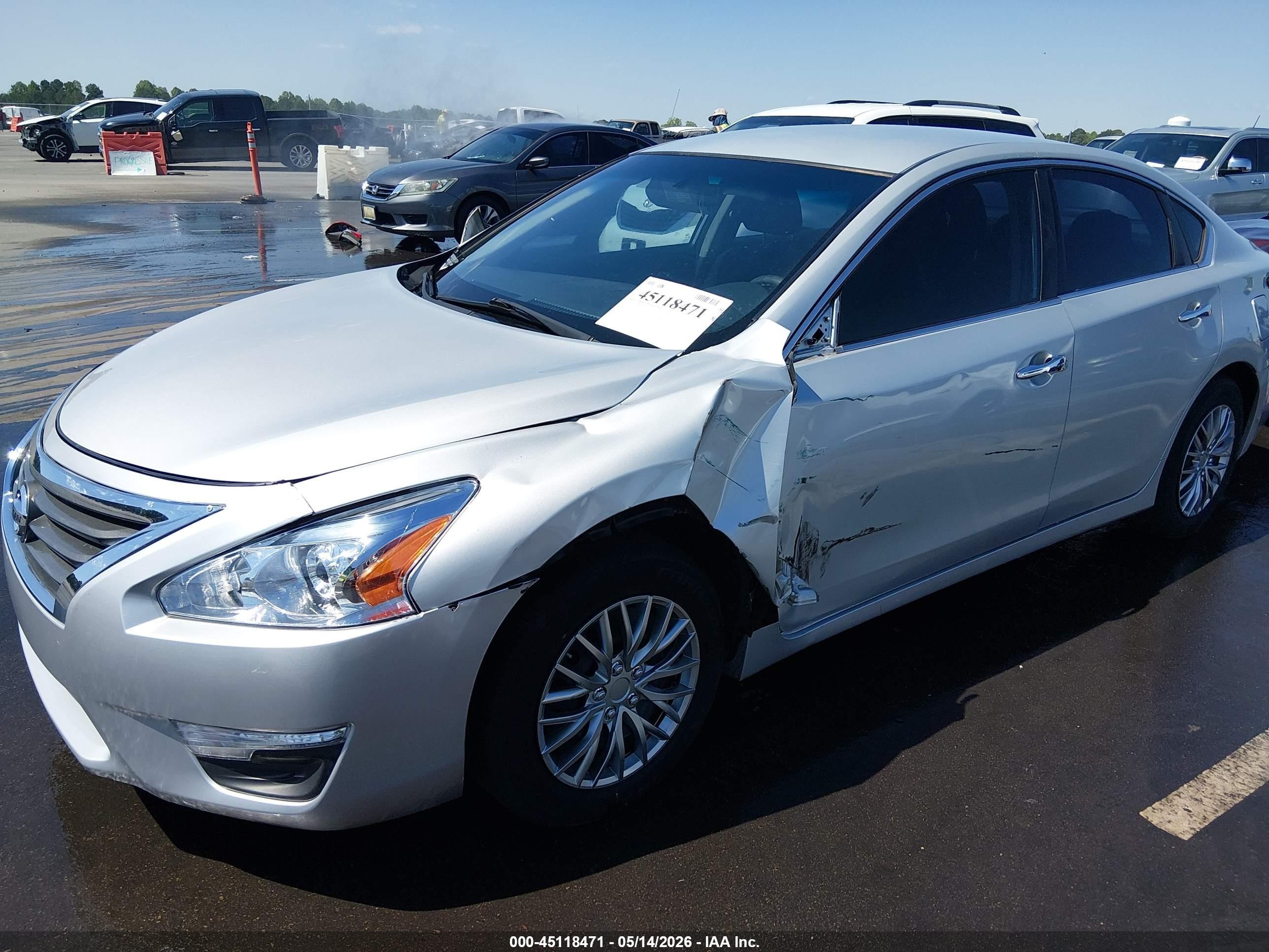 2015 Nissan Altima 2.5 S Silver vin: 1N4AL3AP8FN907329