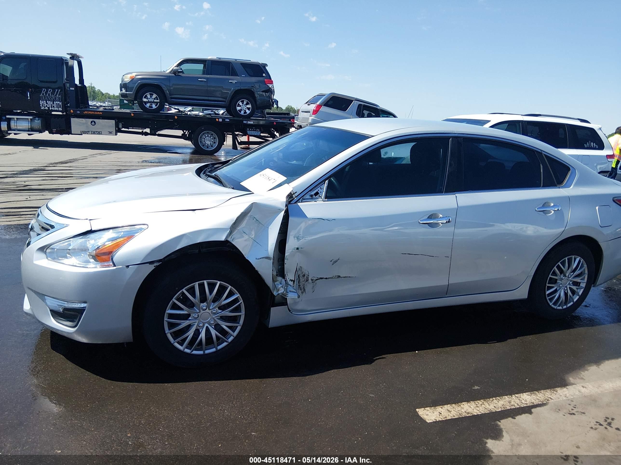 2015 Nissan Altima 2.5 S Silver vin: 1N4AL3AP8FN907329