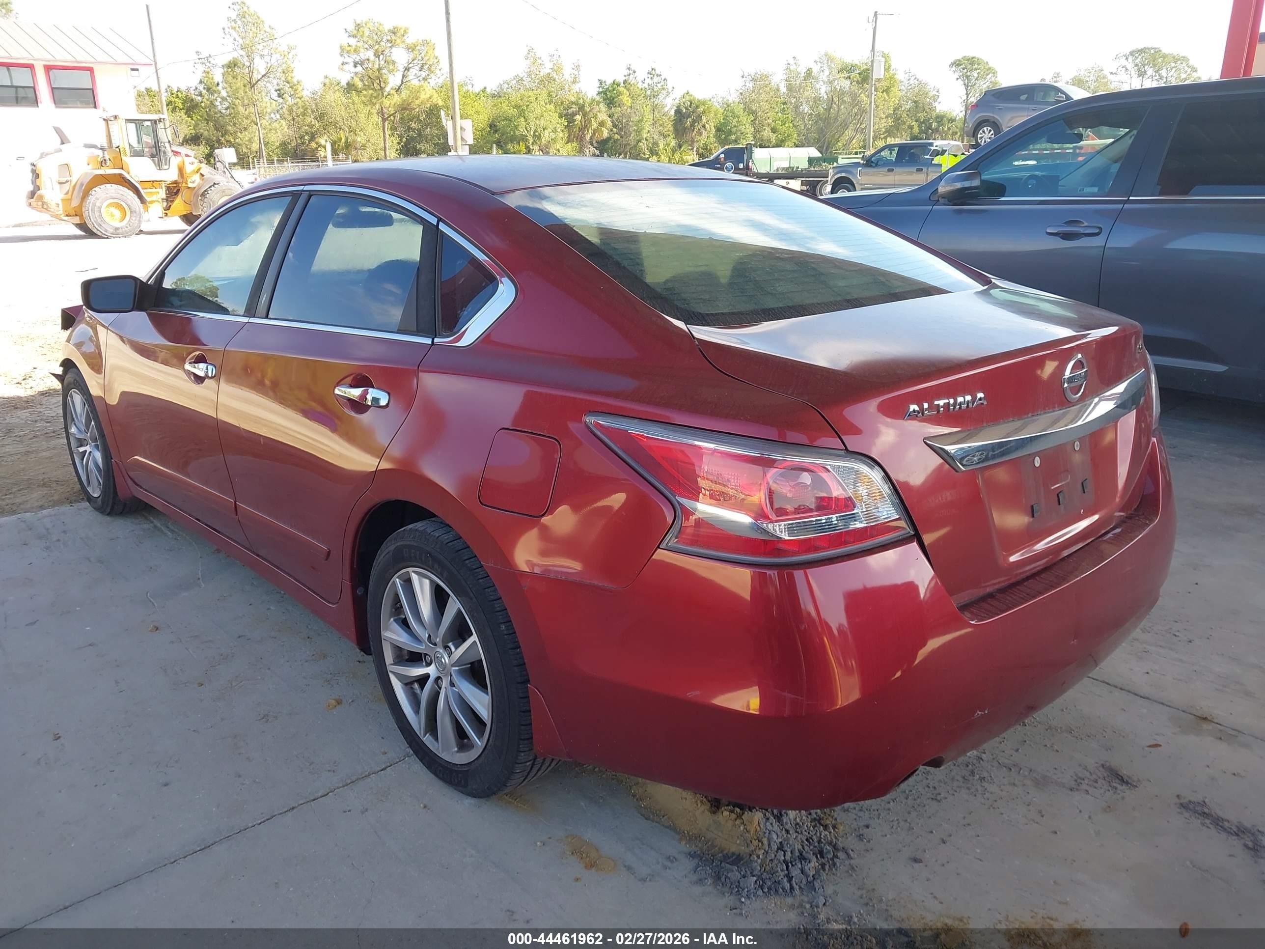 2015 Nissan Altima 2.5 S Red vin: 1N4AL3AP8FN920033