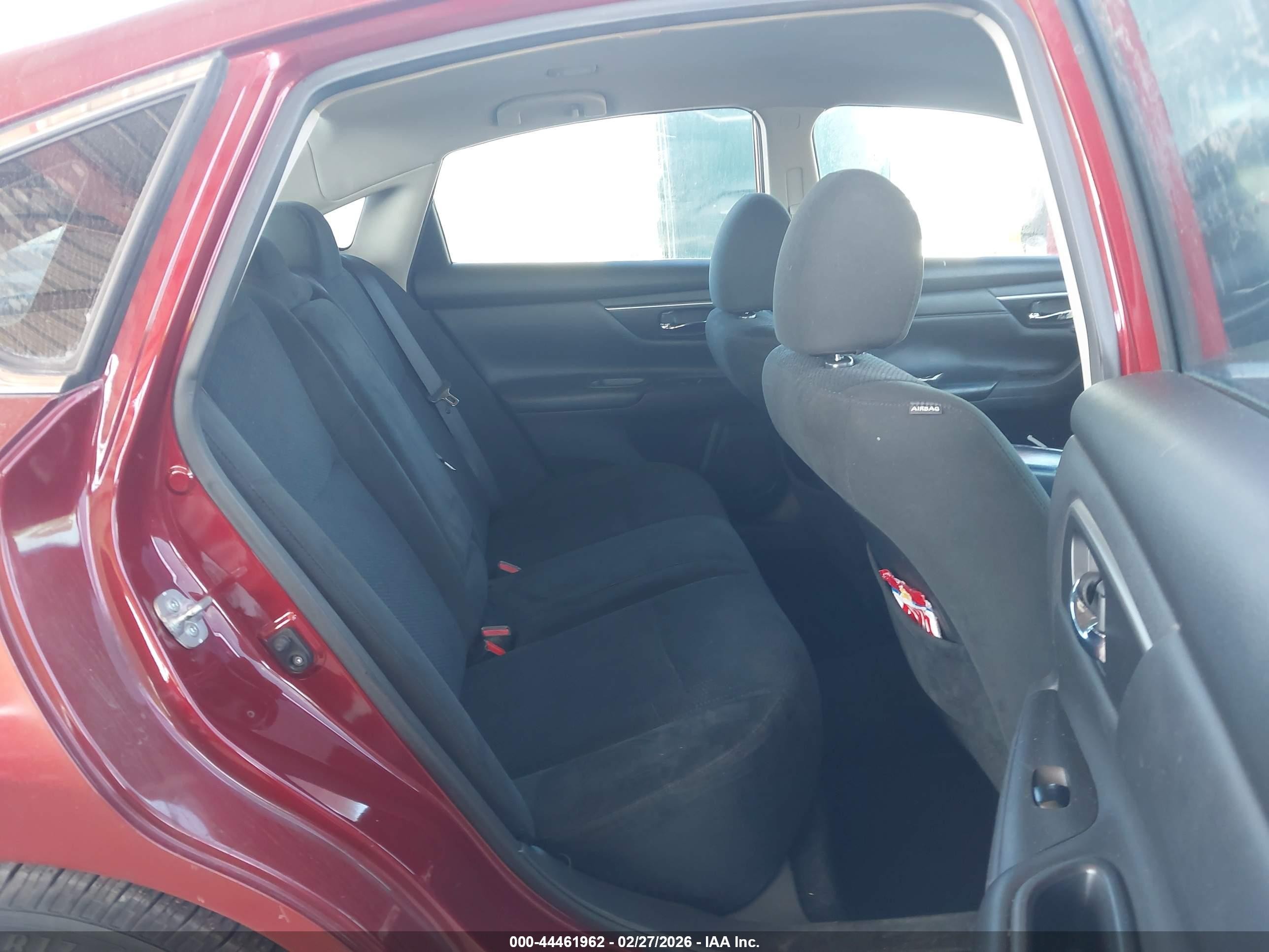 2015 Nissan Altima 2.5 S Red vin: 1N4AL3AP8FN920033