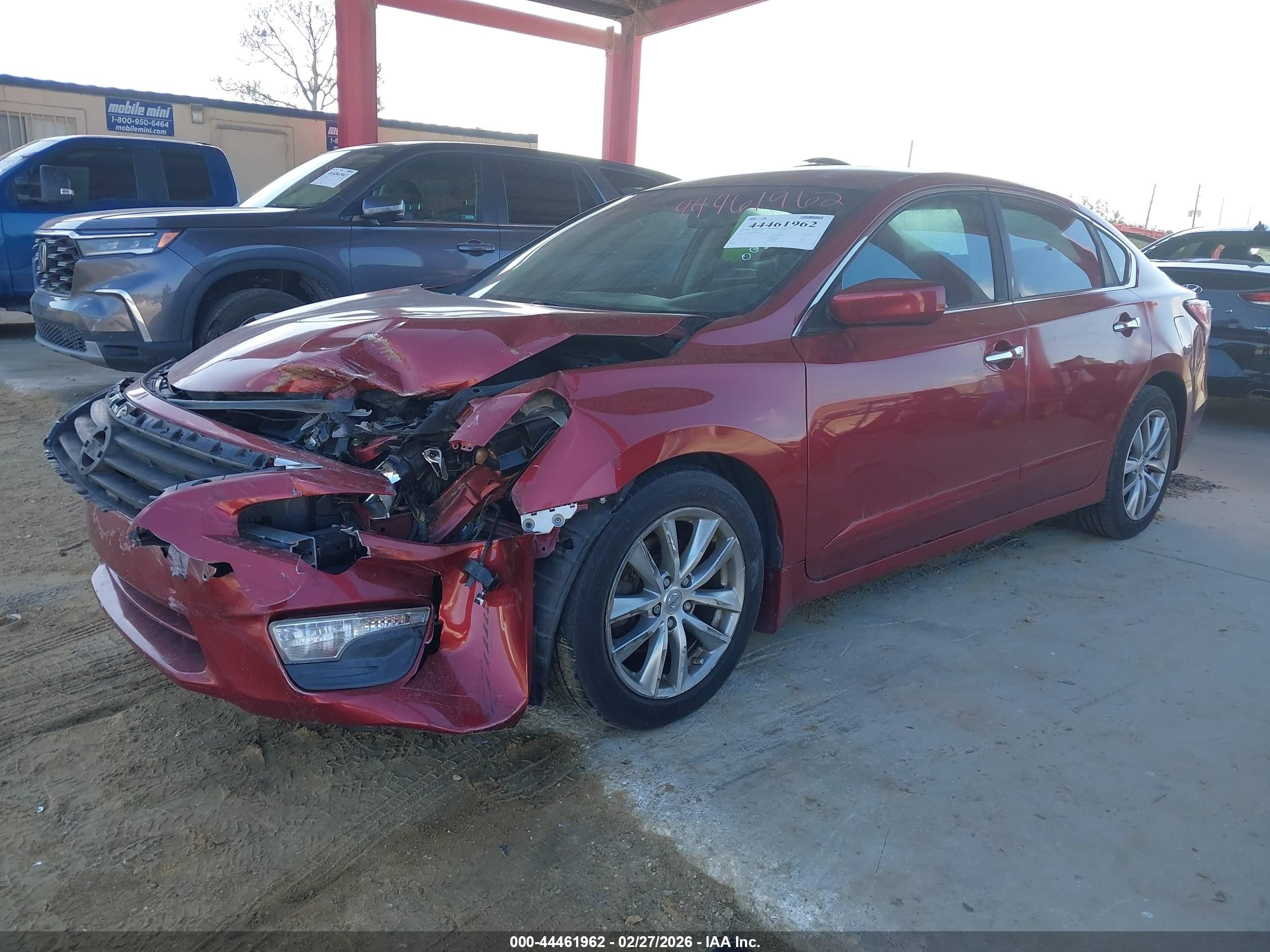 2015 Nissan Altima 2.5 S Red vin: 1N4AL3AP8FN920033