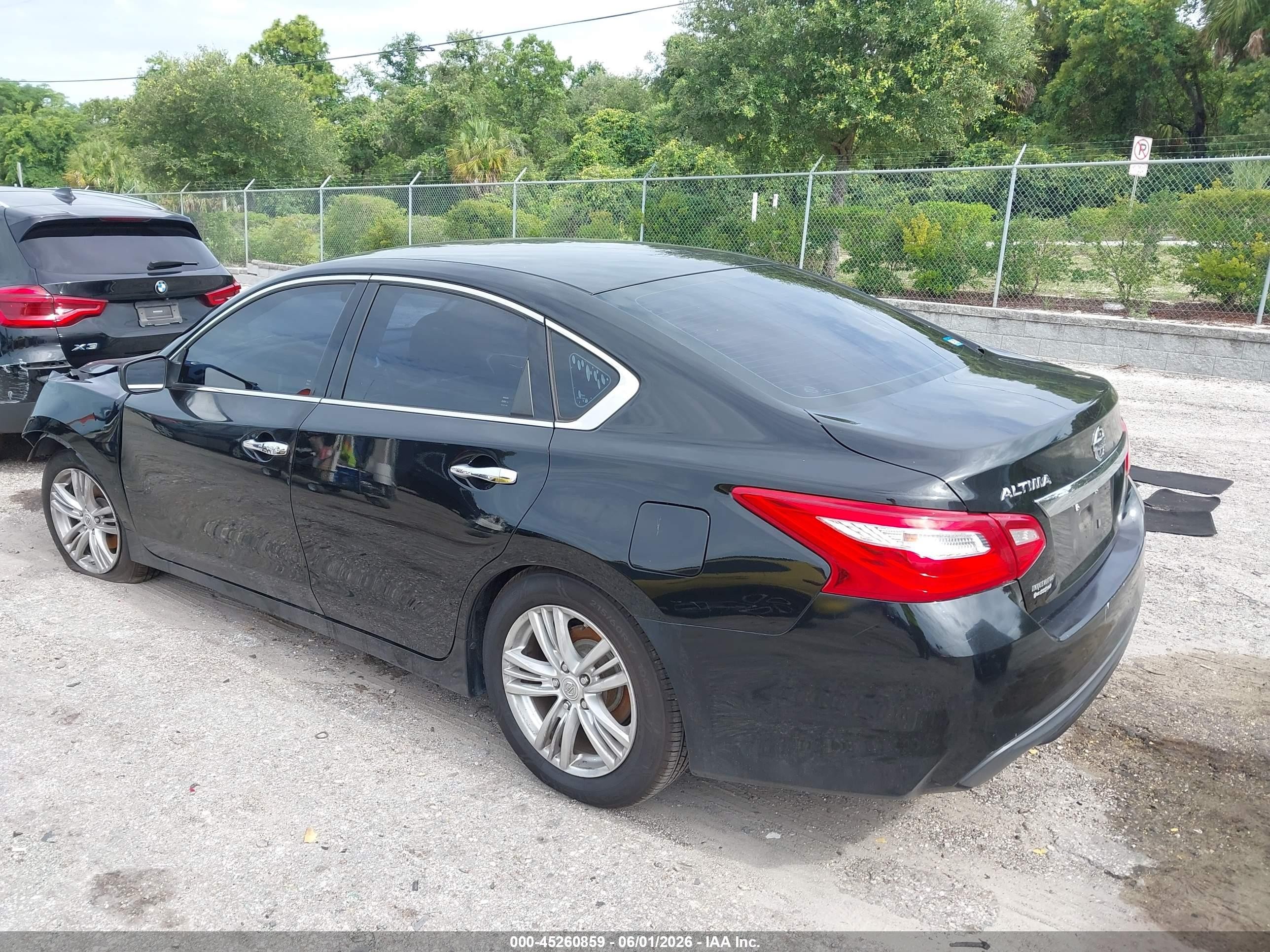 2017 Nissan Altima 2.5 S Черный vin: 1N4AL3AP8HC147790
