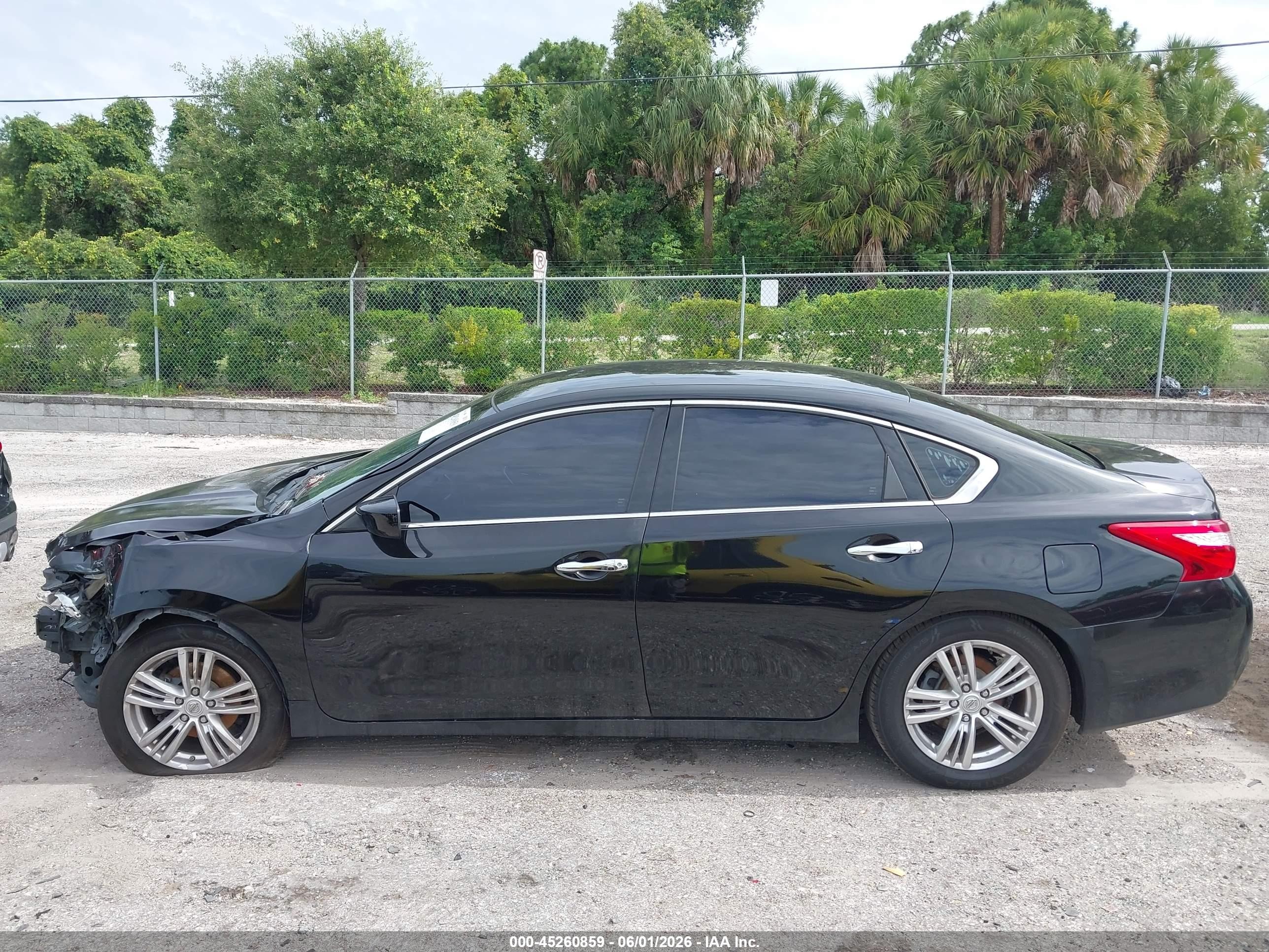 2017 Nissan Altima 2.5 S Черный vin: 1N4AL3AP8HC147790