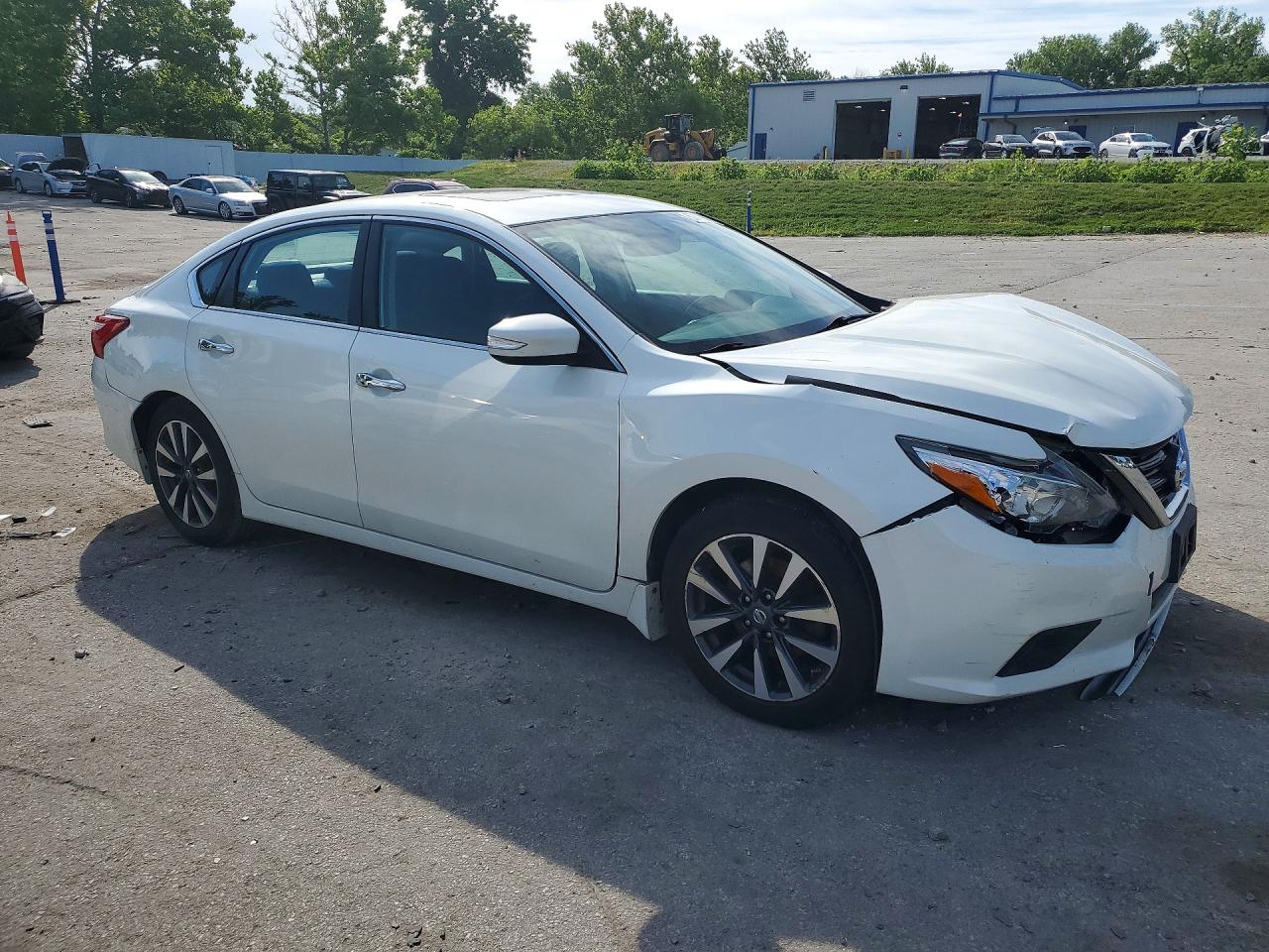 2017 Nissan Altima 2.5 Sv White vin: 1N4AL3AP8HC216574
