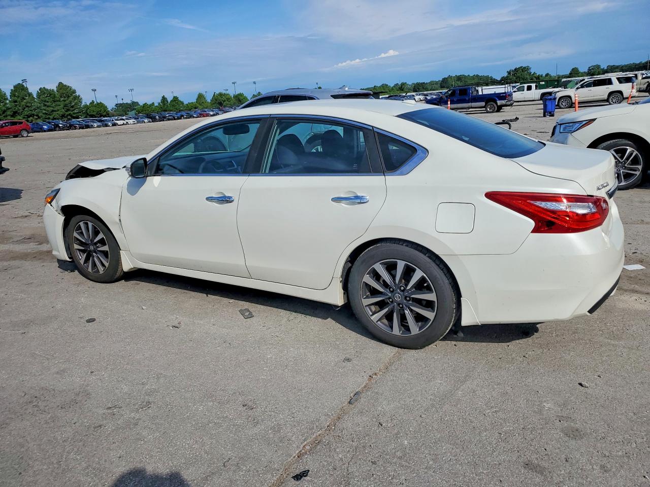 2017 Nissan Altima 2.5 Sv White vin: 1N4AL3AP8HC216574