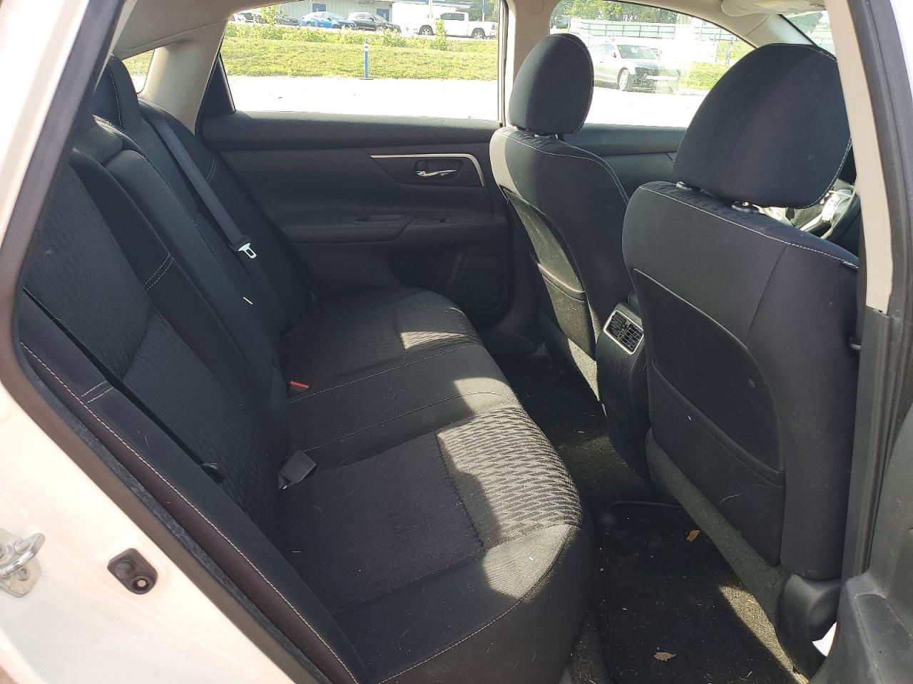 2017 Nissan Altima 2.5 Sv White vin: 1N4AL3AP8HC216574