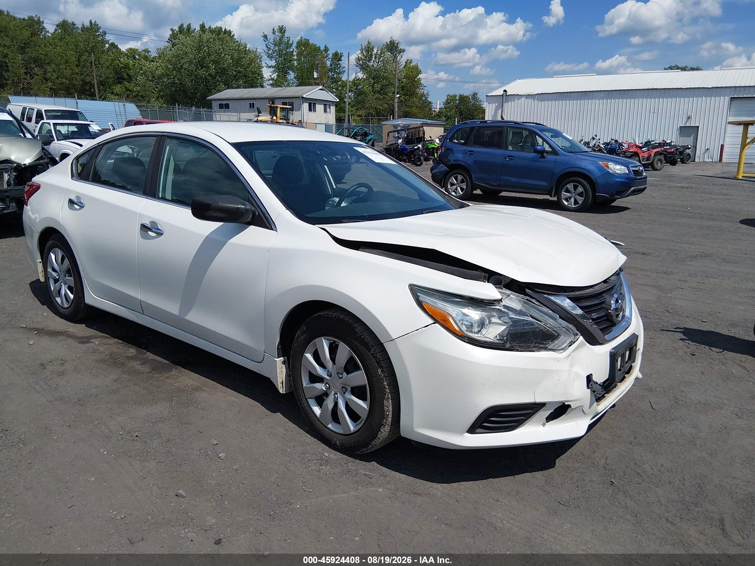2017 Nissan Altima 2.5 S Белый vin: 1N4AL3AP8HN327582