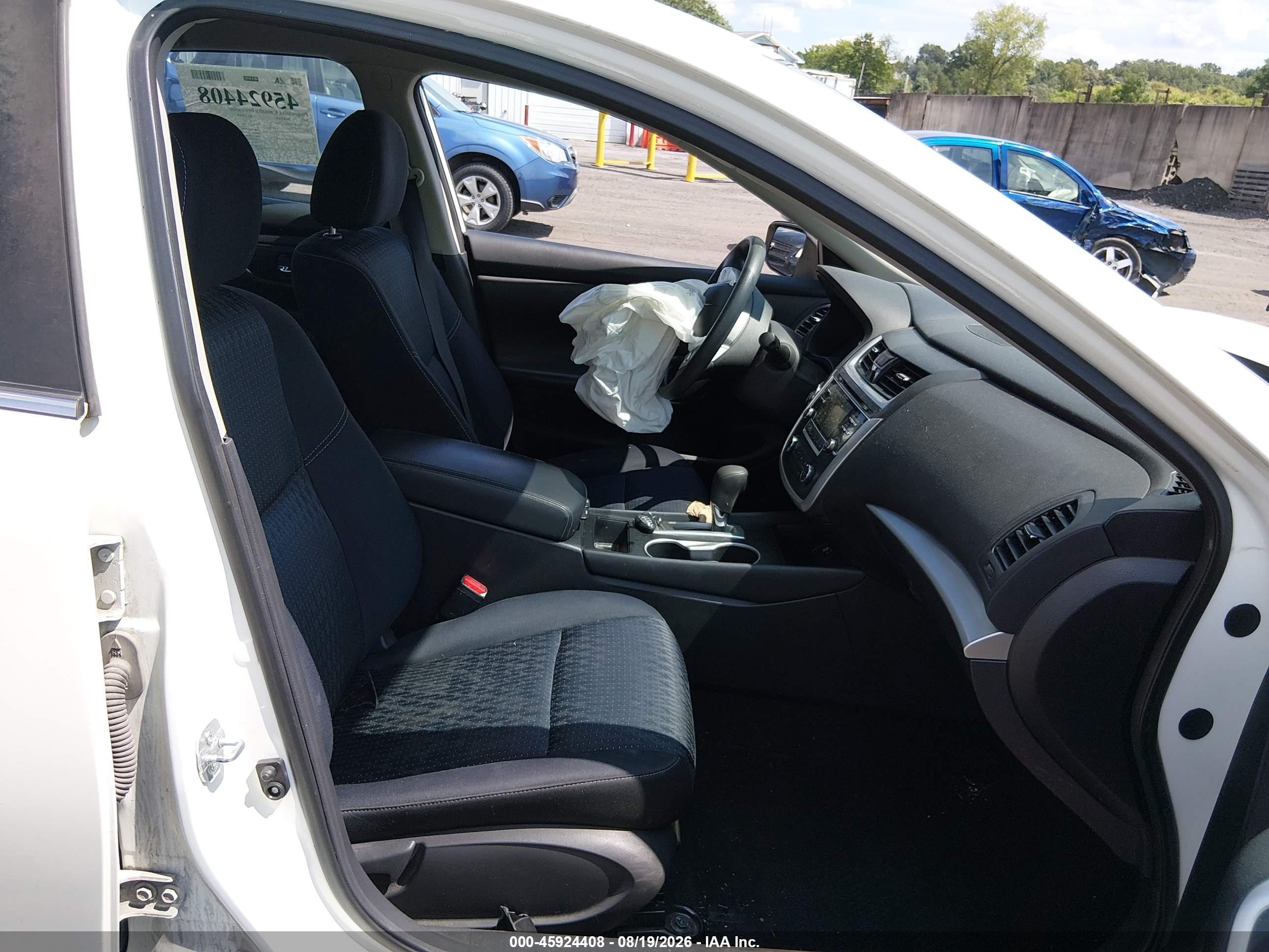 2017 Nissan Altima 2.5 S White vin: 1N4AL3AP8HN327582