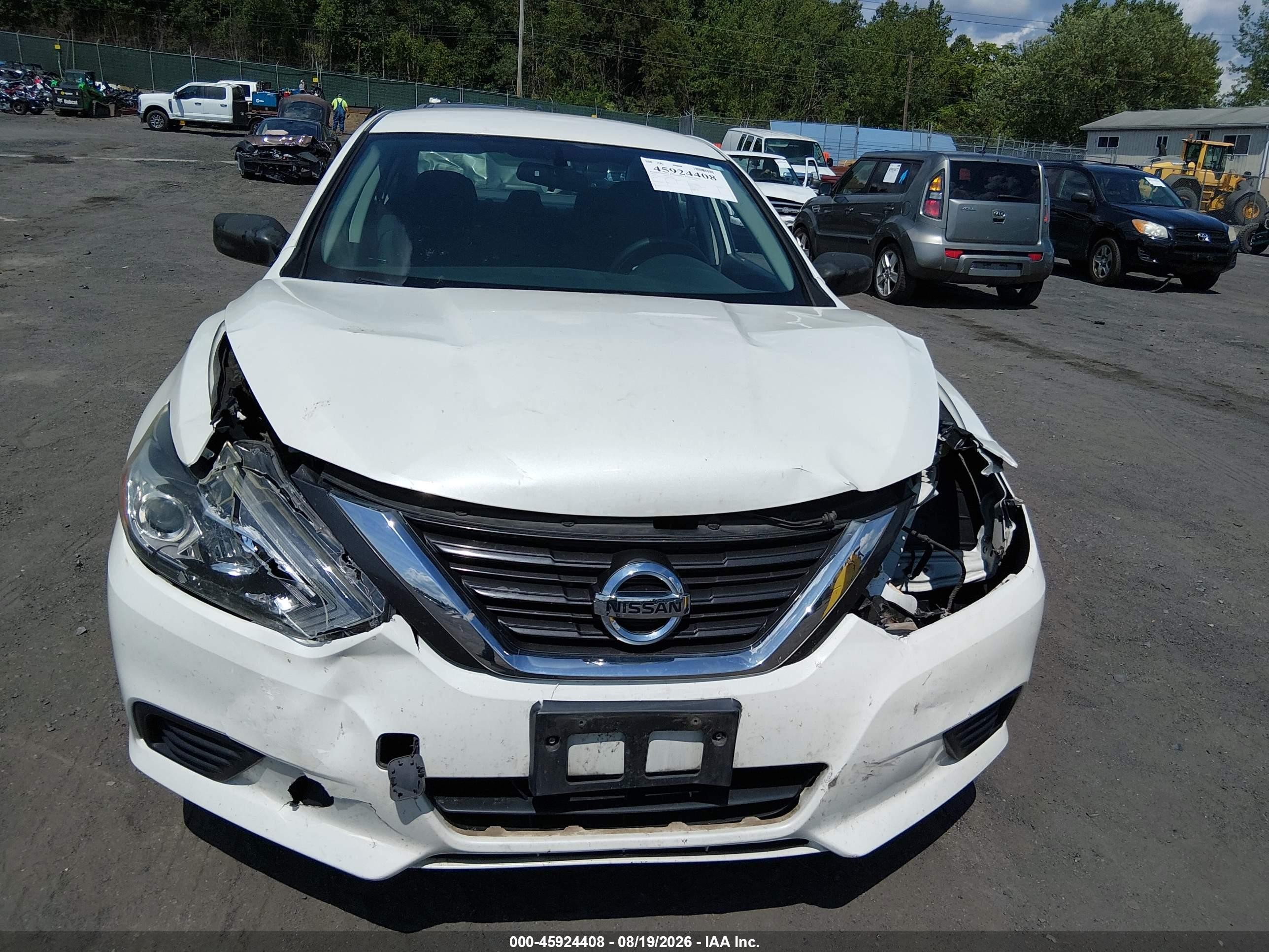 2017 Nissan Altima 2.5 S White vin: 1N4AL3AP8HN327582