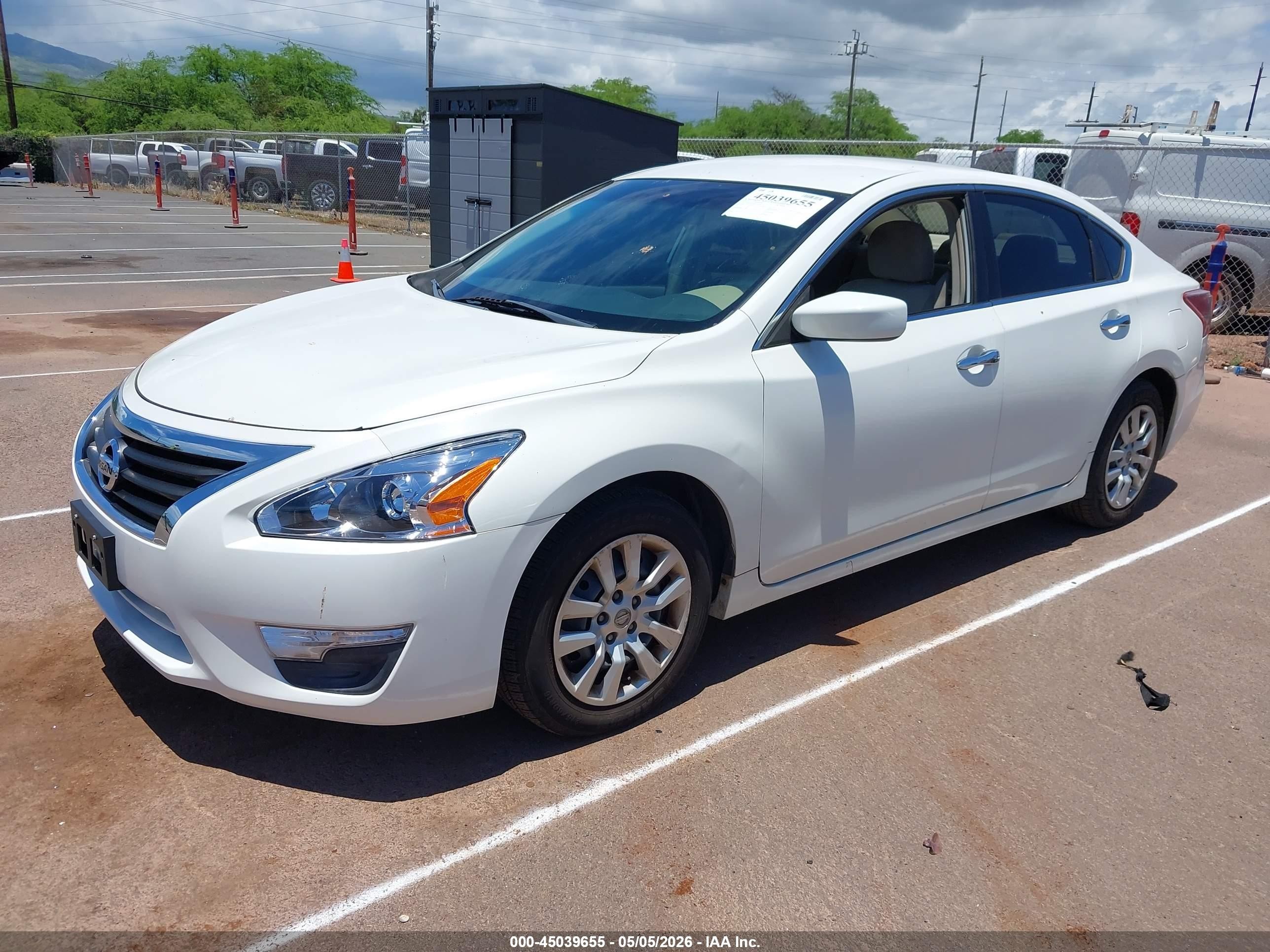 2013 Nissan Altima 2.5 S White vin: 1N4AL3AP9DC105221