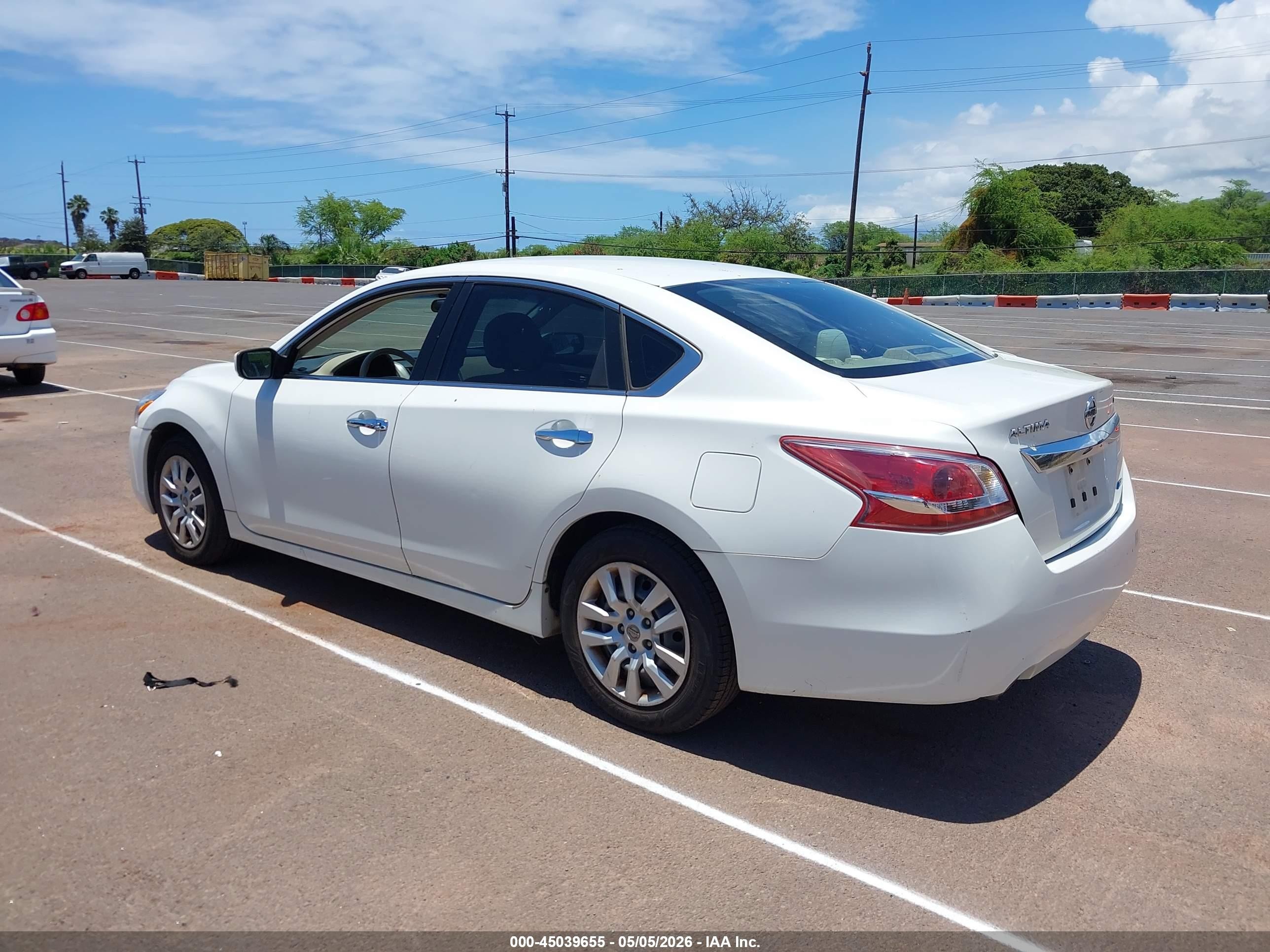 2013 Nissan Altima 2.5 S White vin: 1N4AL3AP9DC105221