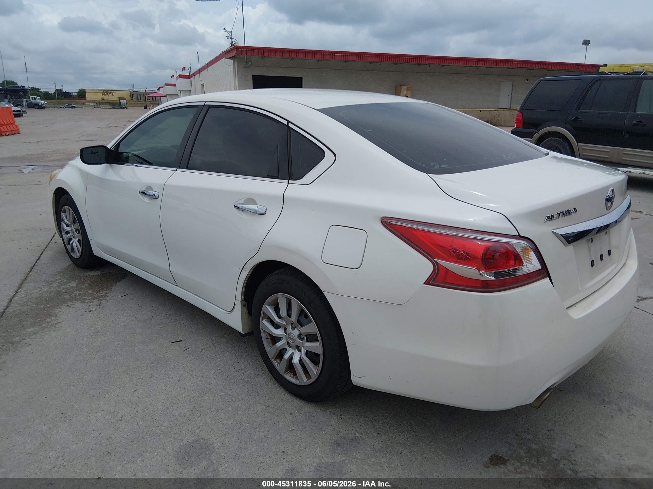 2013 Nissan Altima 2.5 White vin: 1N4AL3AP9DC132760