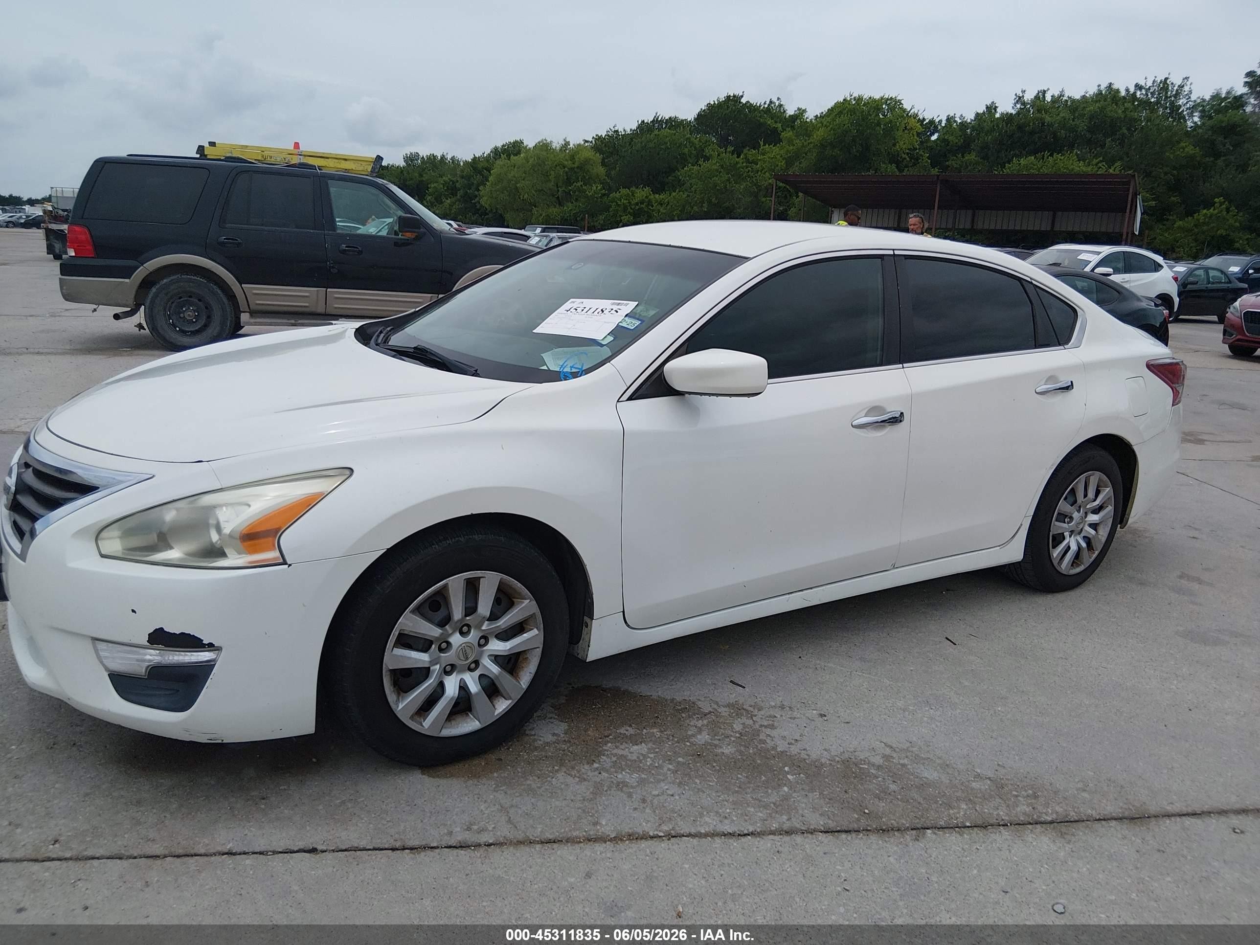 2013 Nissan Altima 2.5 White vin: 1N4AL3AP9DC132760