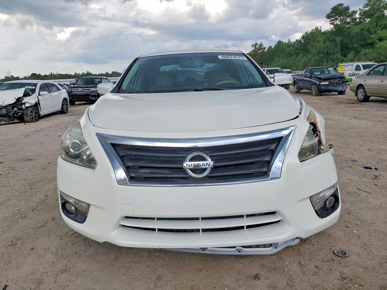 2013 Nissan Altima 2.5 Белый vin: 1N4AL3AP9DC196801