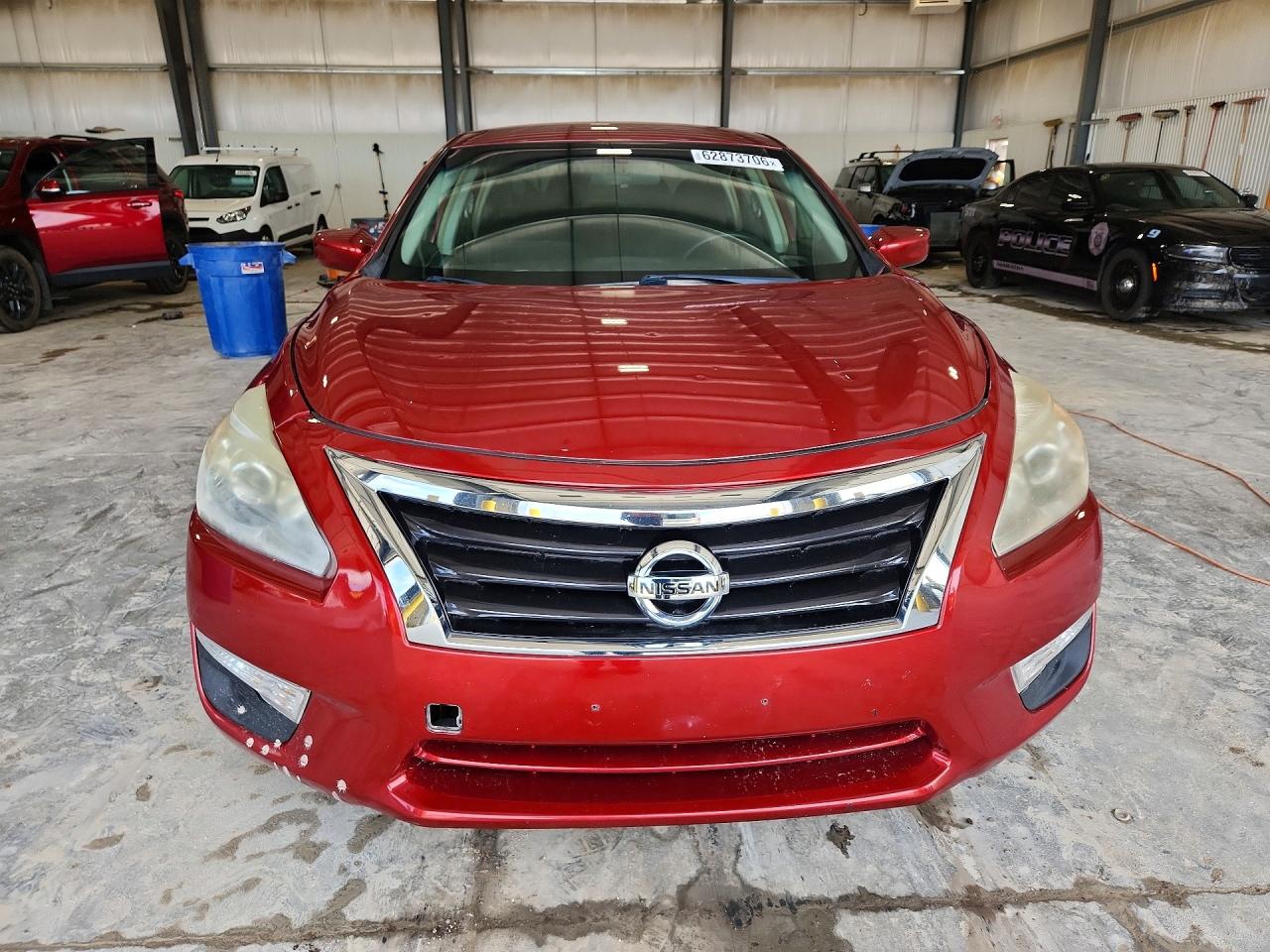 2013 Nissan Altima 2.5 Red vin: 1N4AL3AP9DC245690