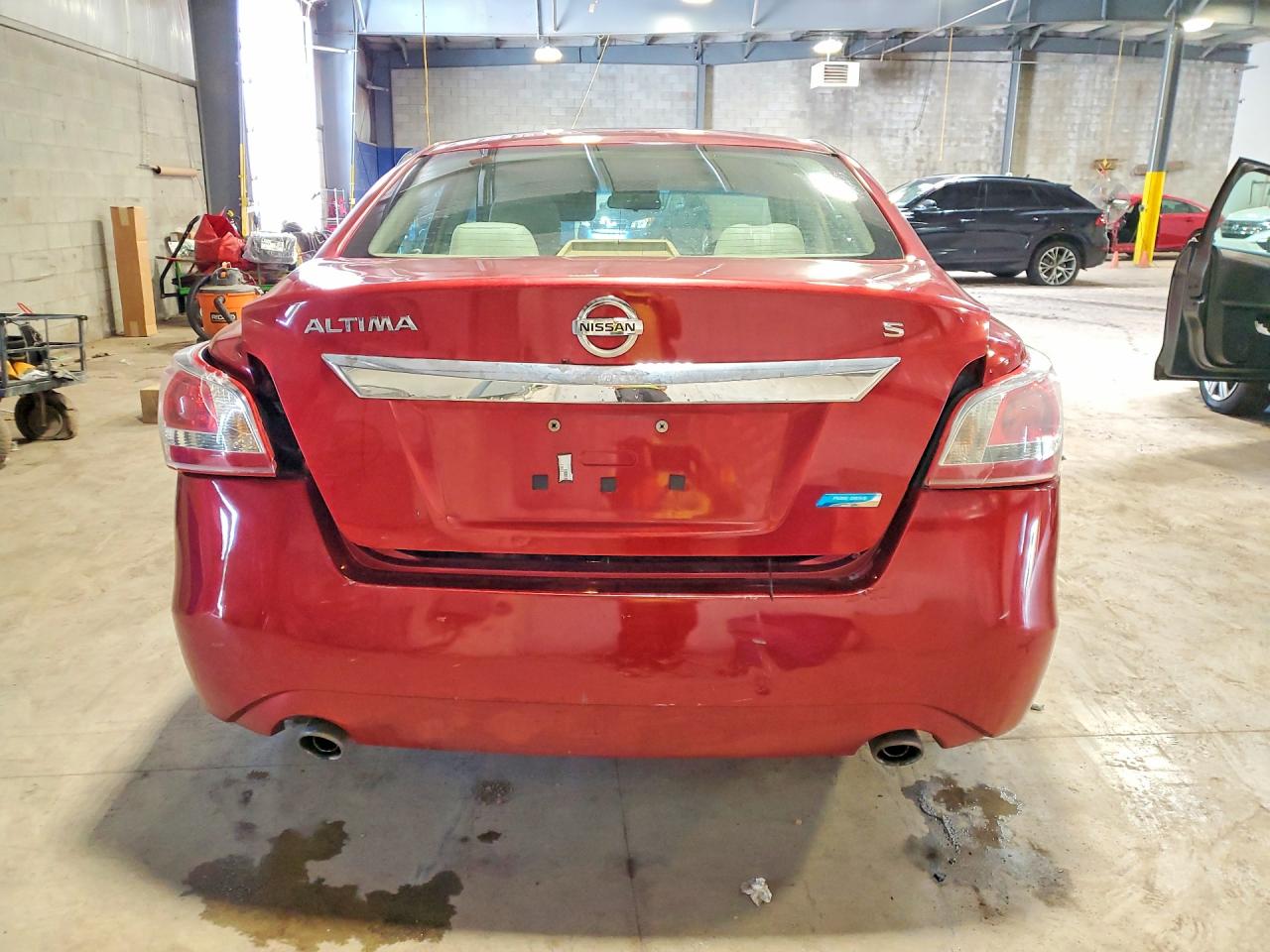 2013 Nissan Altima 2.5 Red vin: 1N4AL3AP9DC249187