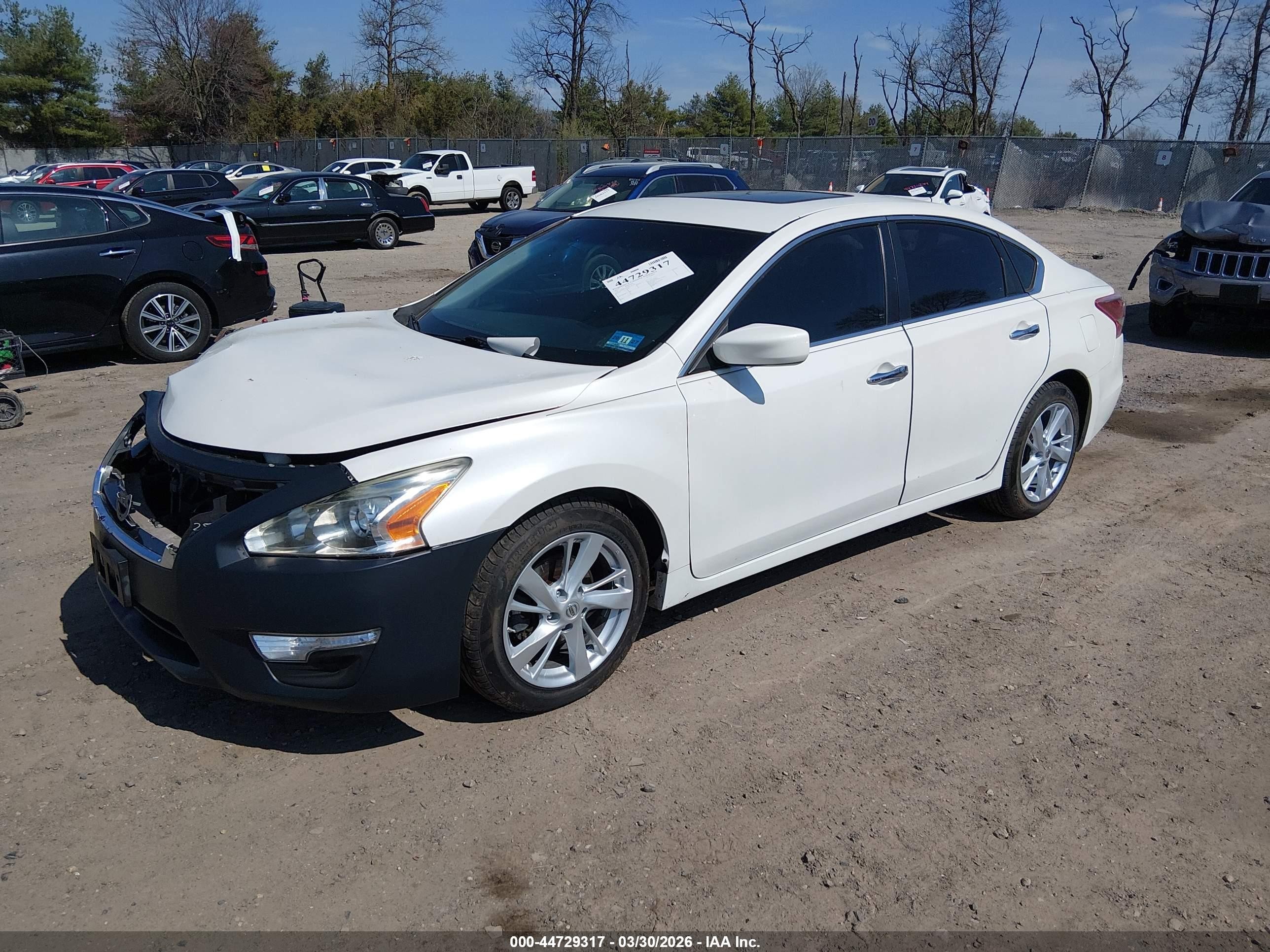 2013 Nissan Altima 2.5 Sv White vin: 1N4AL3AP9DC261338