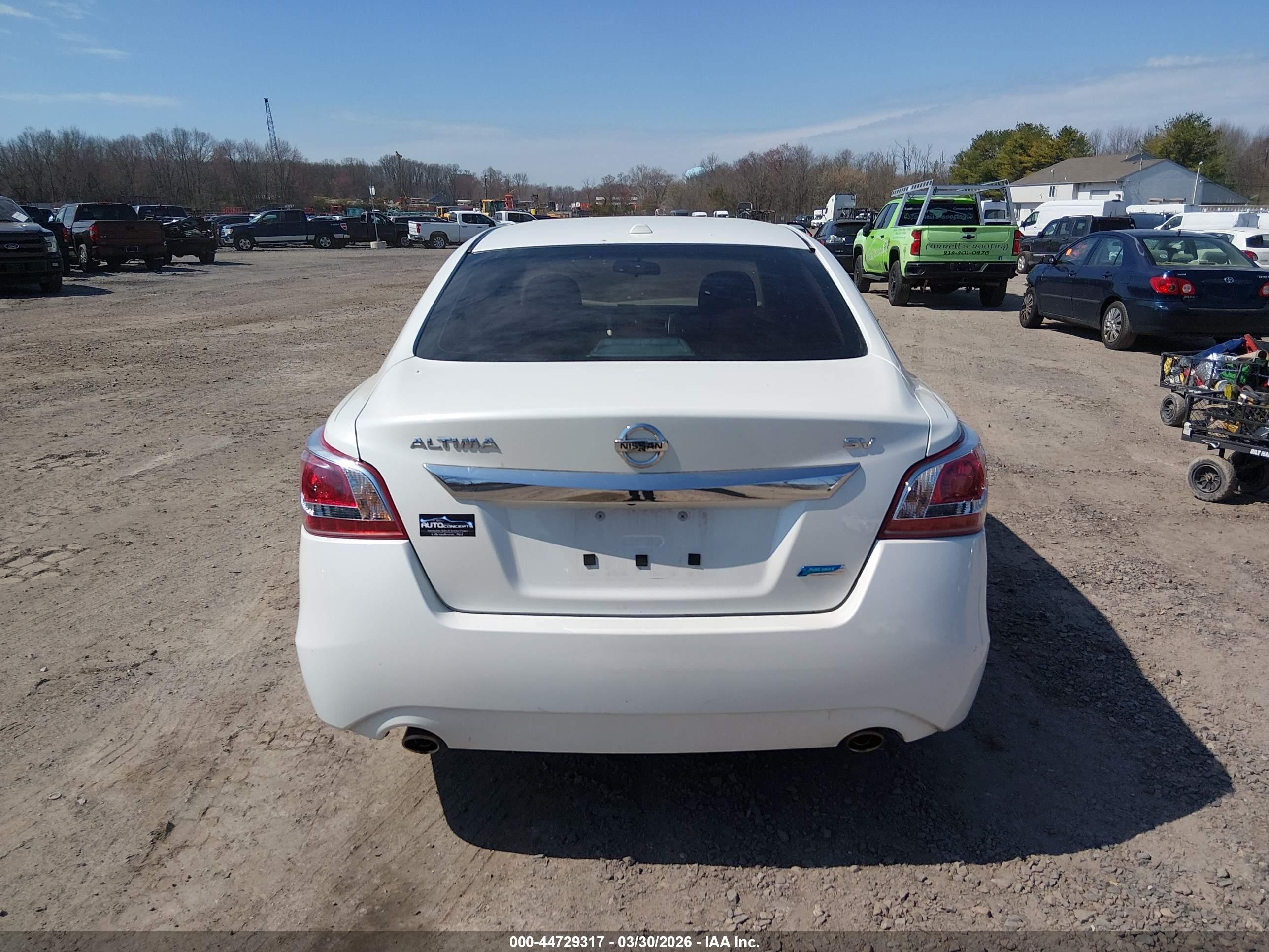 2013 Nissan Altima 2.5 Sv White vin: 1N4AL3AP9DC261338