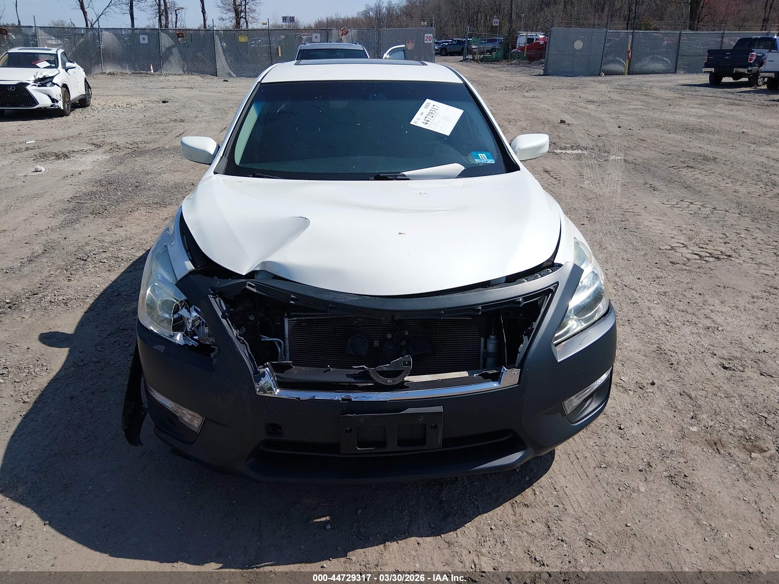 2013 Nissan Altima 2.5 Sv White vin: 1N4AL3AP9DC261338