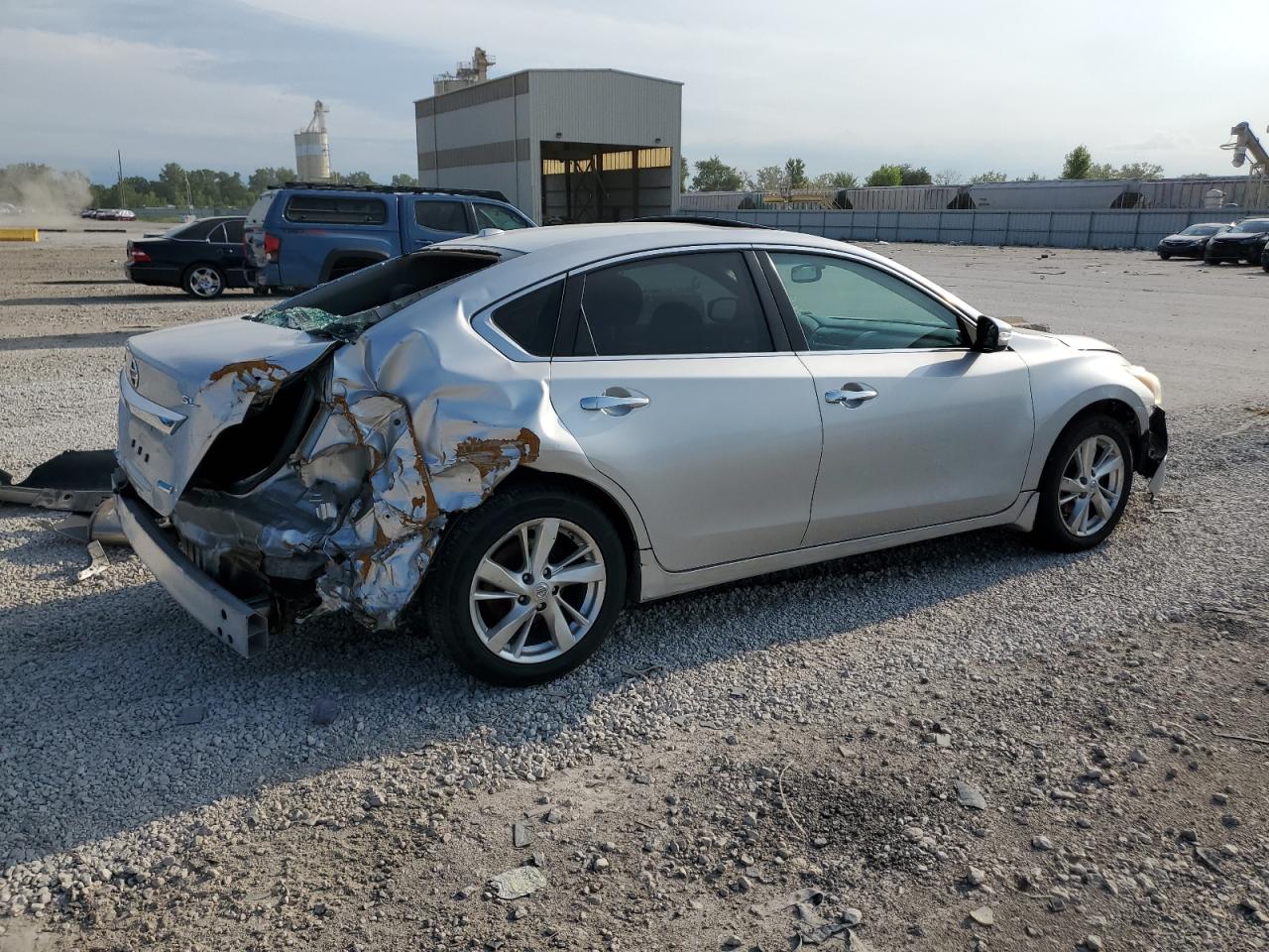 2013 Niss Altima White vin: 1N4AL3AP9DC280374