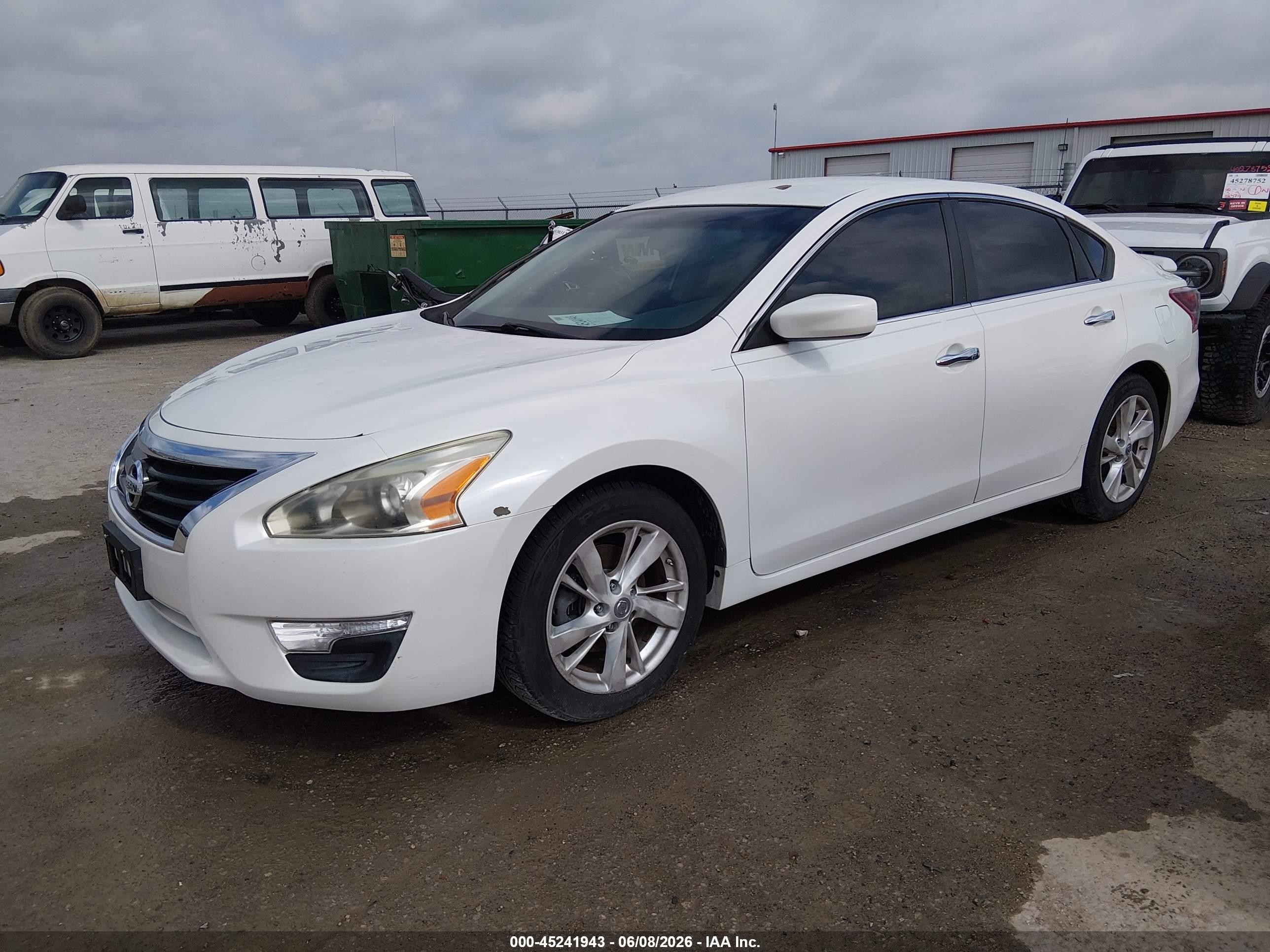 2013 Nissan Altima 2.5 Sv Белый vin: 1N4AL3AP9DN404566