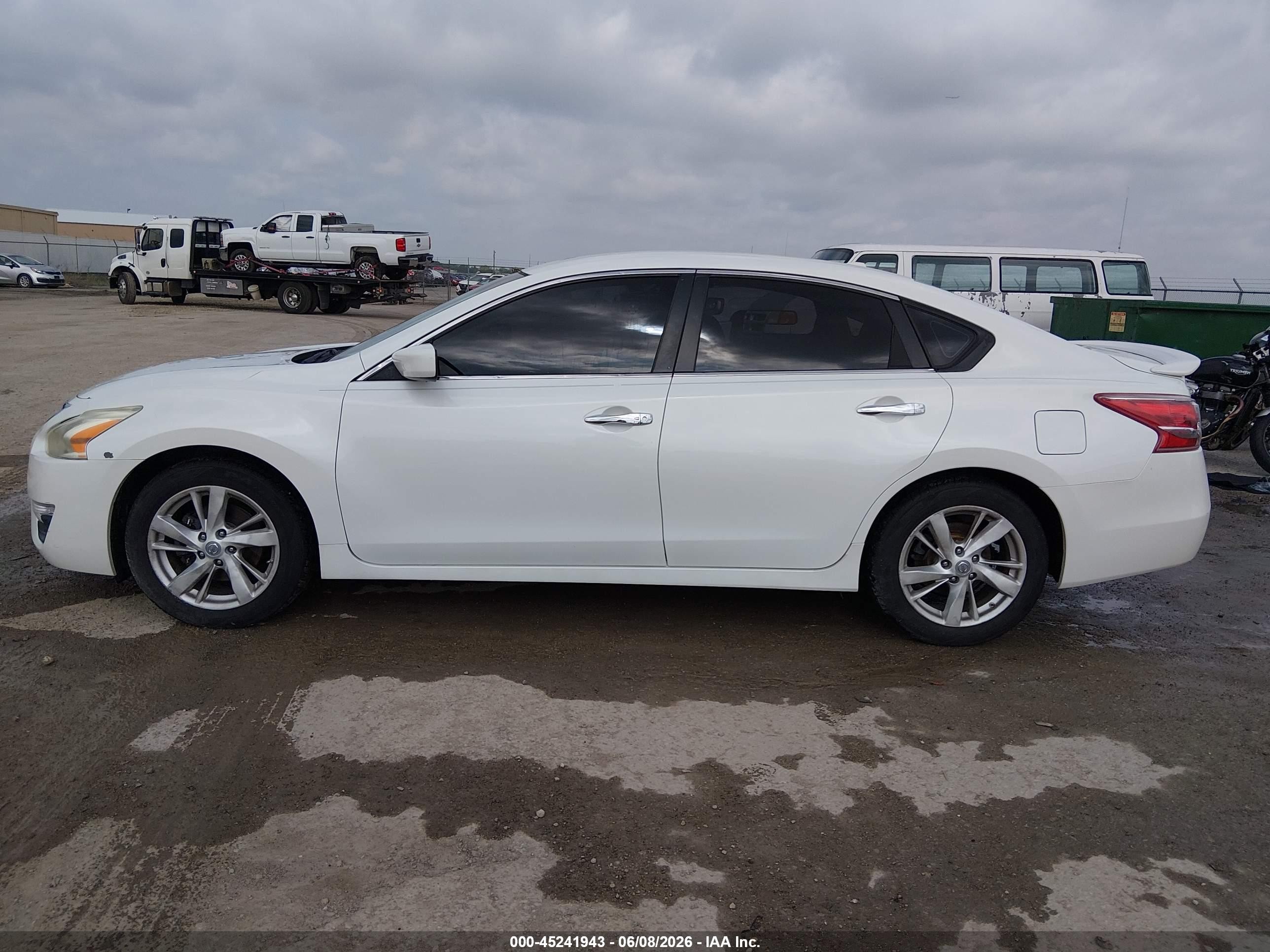2013 Nissan Altima 2.5 Sv Белый vin: 1N4AL3AP9DN404566