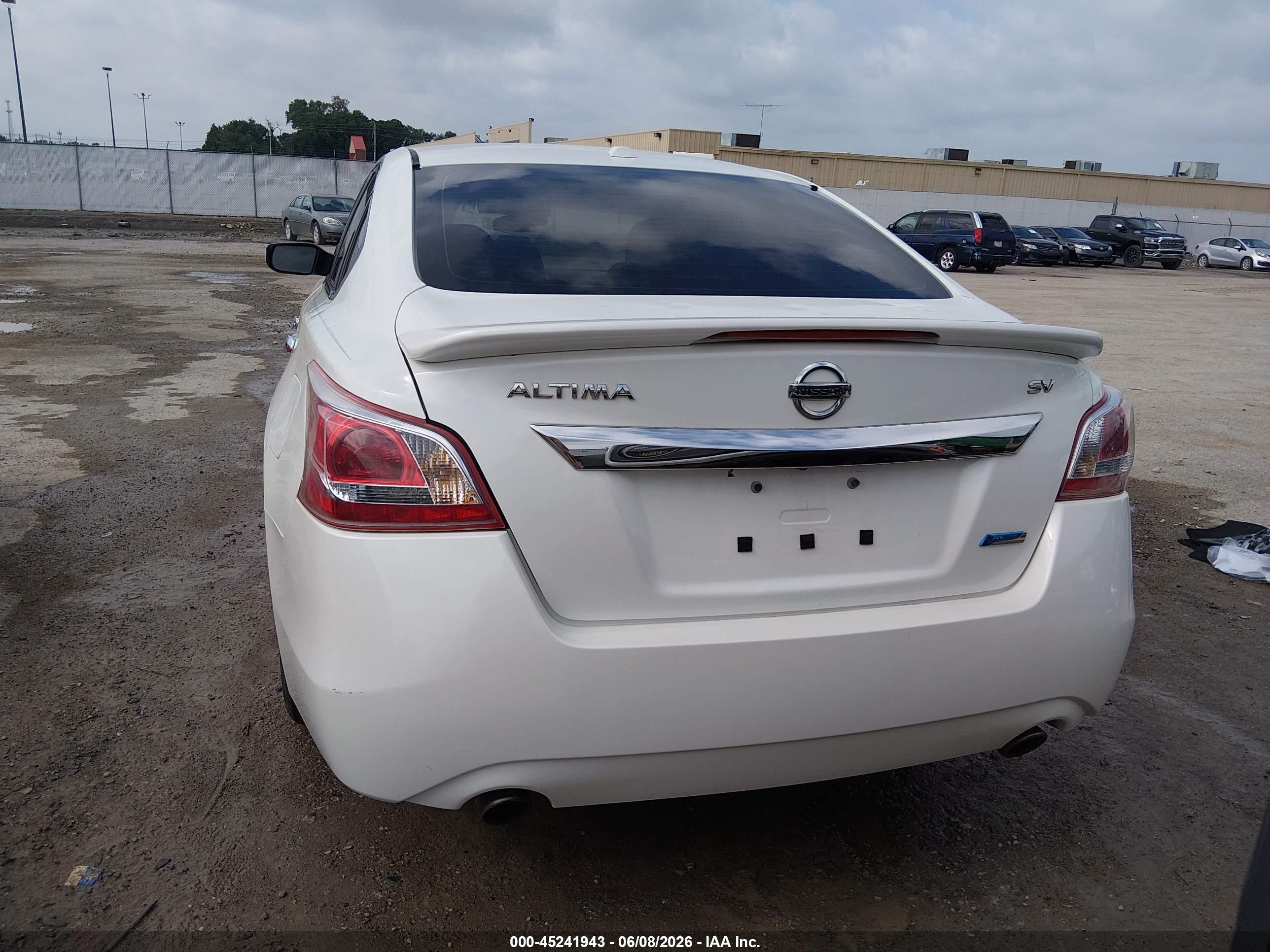 2013 Nissan Altima 2.5 Sv Белый vin: 1N4AL3AP9DN404566