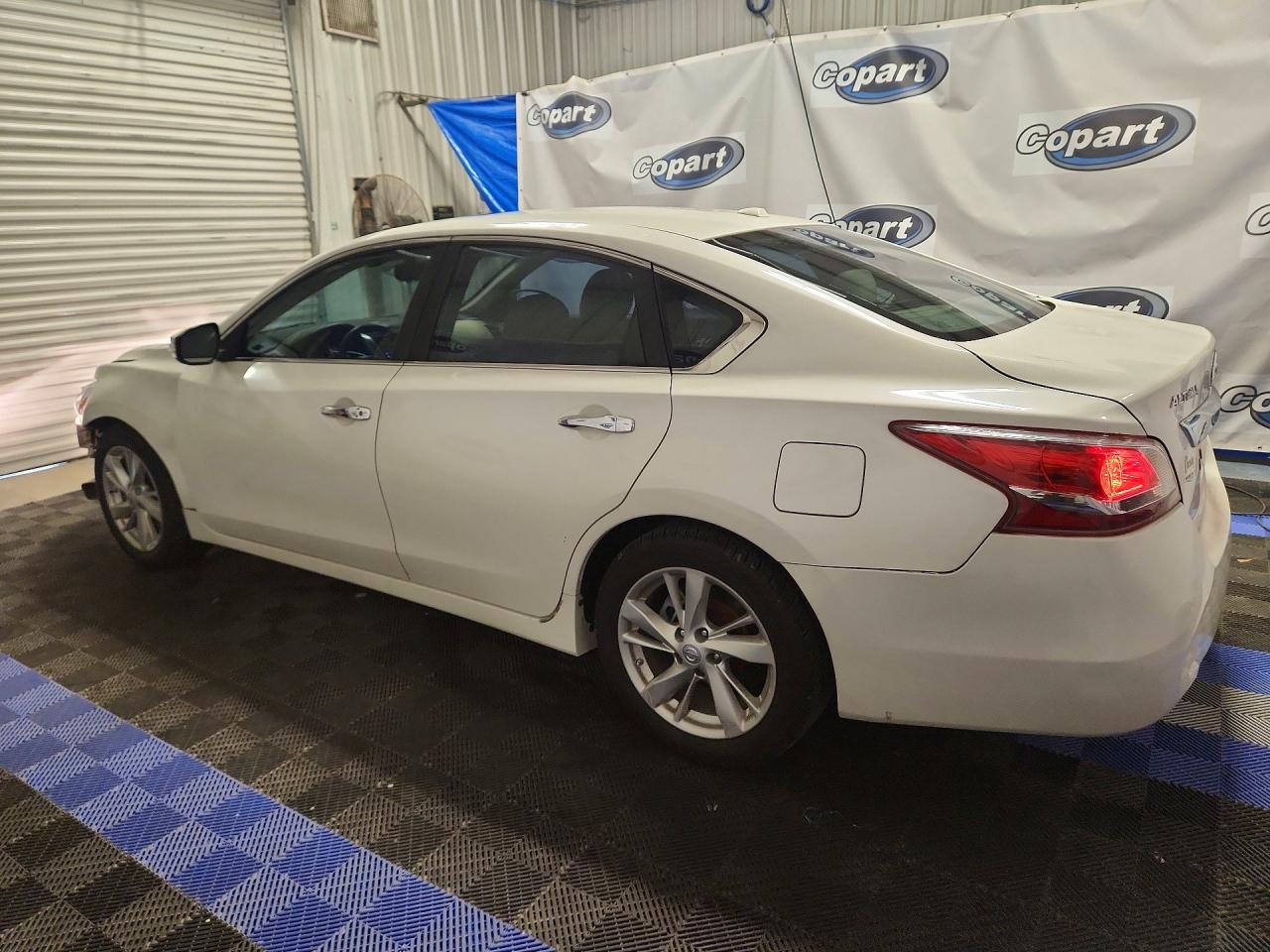 2013 Nissan Altima 2.5/s/sv/sl White vin: 1N4AL3AP9DN440340