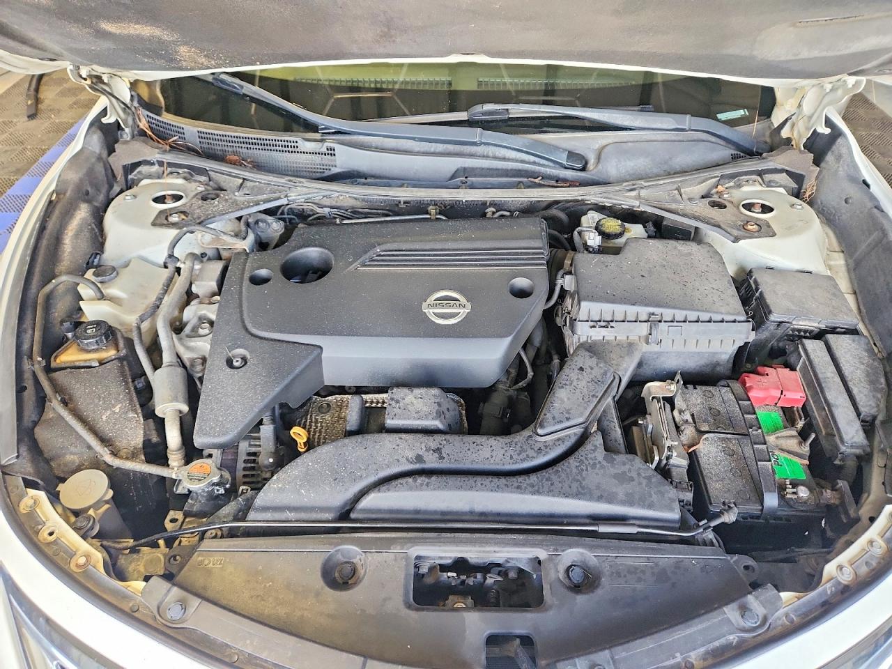 2013 Nissan Altima 2.5/s/sv/sl White vin: 1N4AL3AP9DN440340
