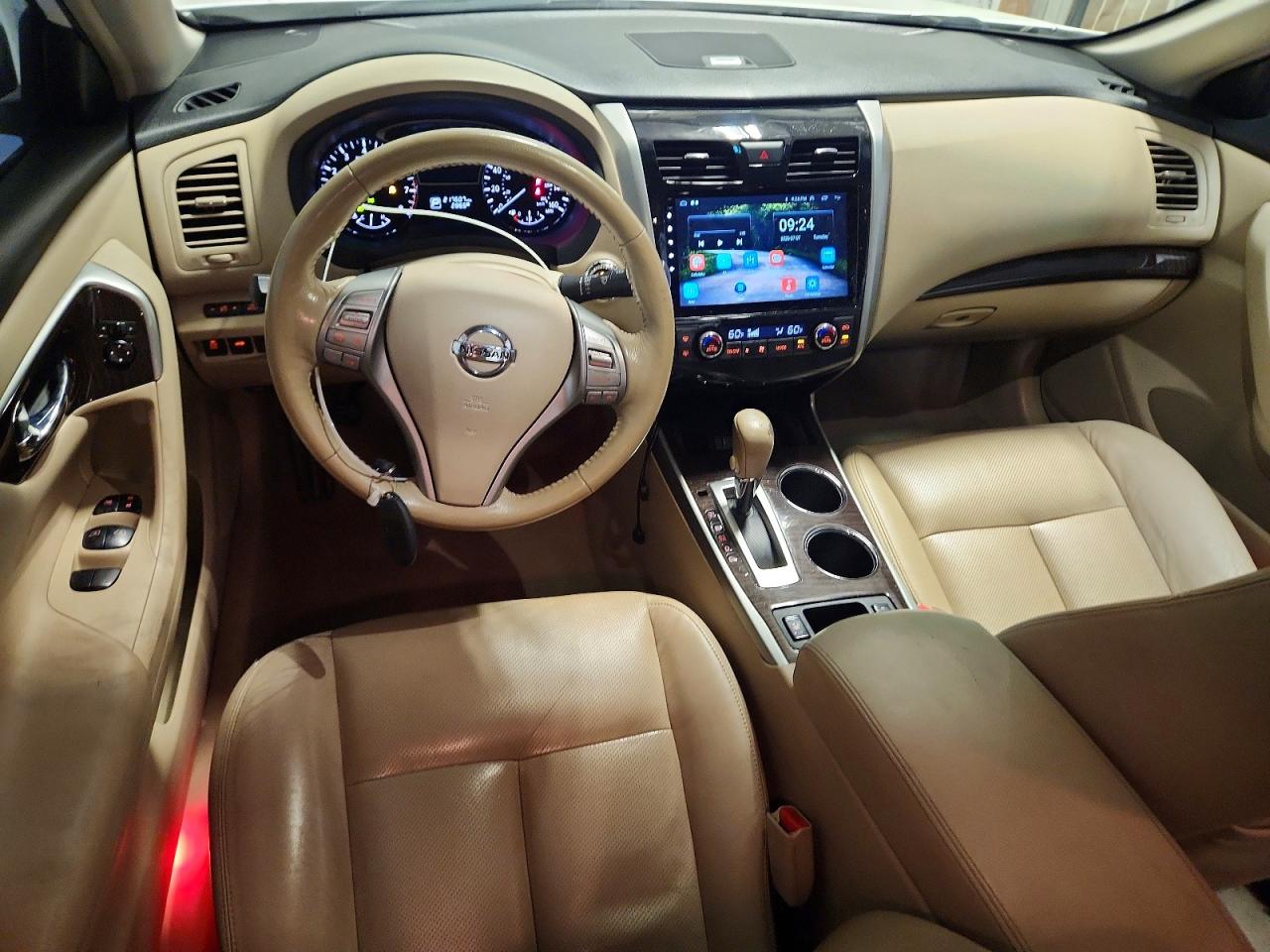 2013 Nissan Altima 2.5/s/sv/sl White vin: 1N4AL3AP9DN440340