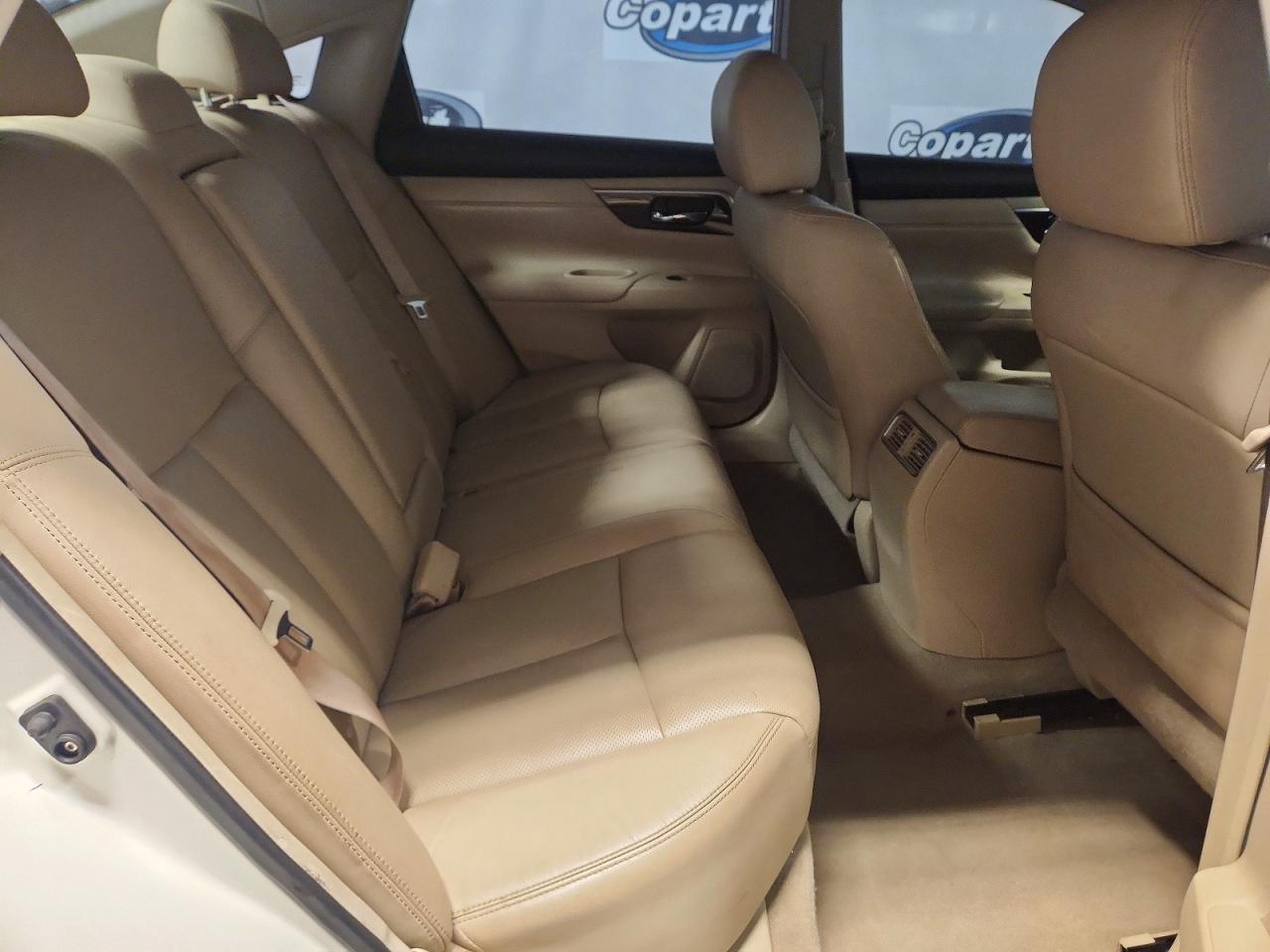 2013 Nissan Altima 2.5/s/sv/sl White vin: 1N4AL3AP9DN440340