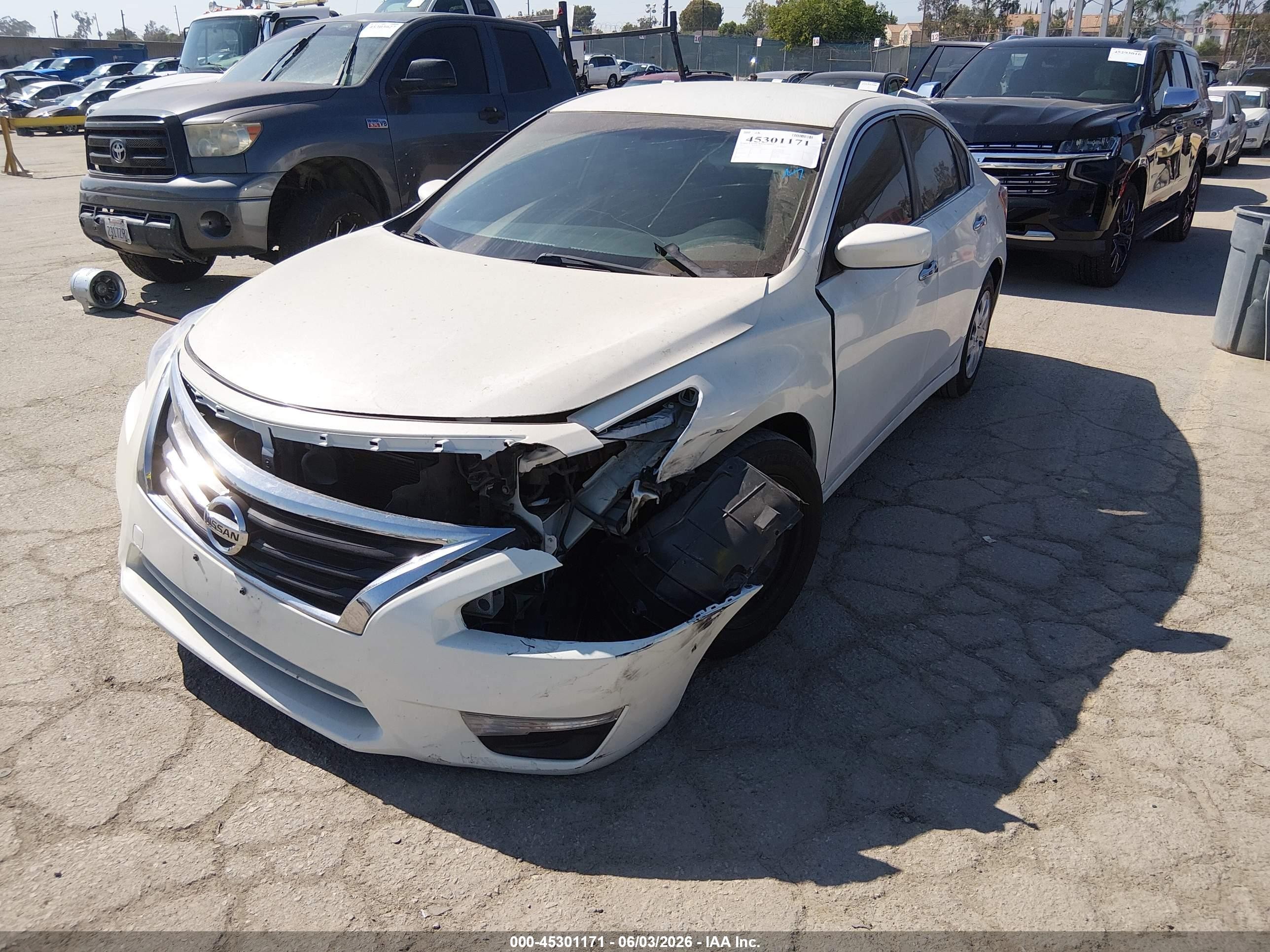 2013 Nissan Altima 2.5 S White vin: 1N4AL3AP9DN441861