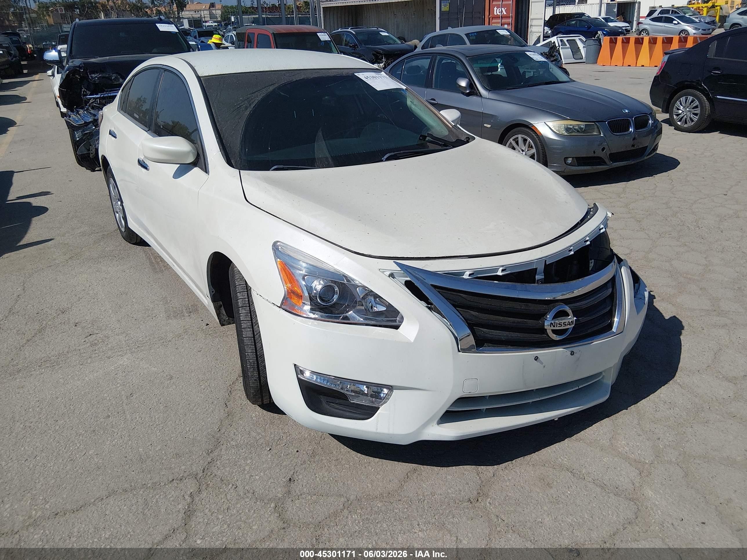 2013 Nissan Altima 2.5 S White vin: 1N4AL3AP9DN441861