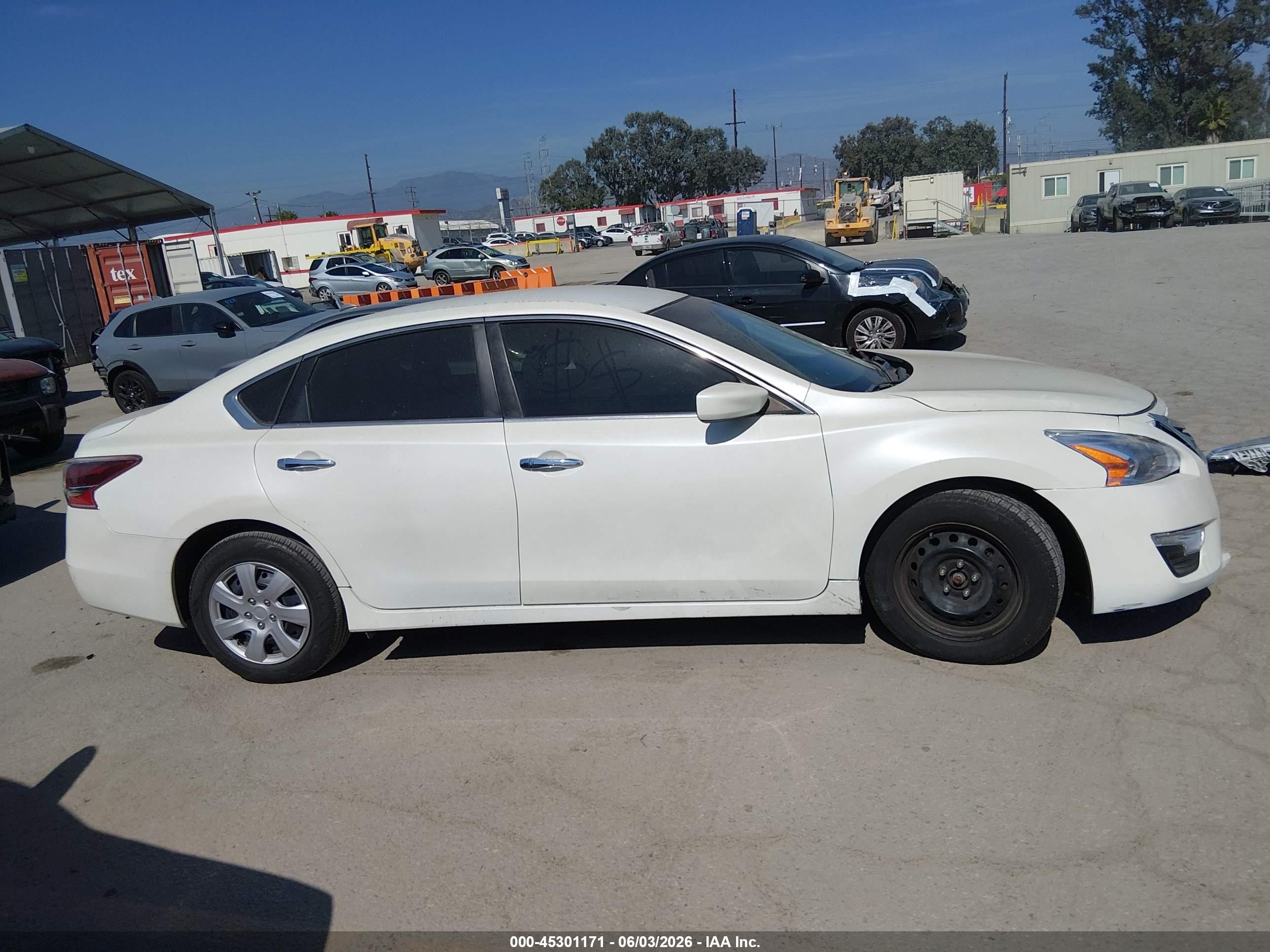 2013 Nissan Altima 2.5 S White vin: 1N4AL3AP9DN441861