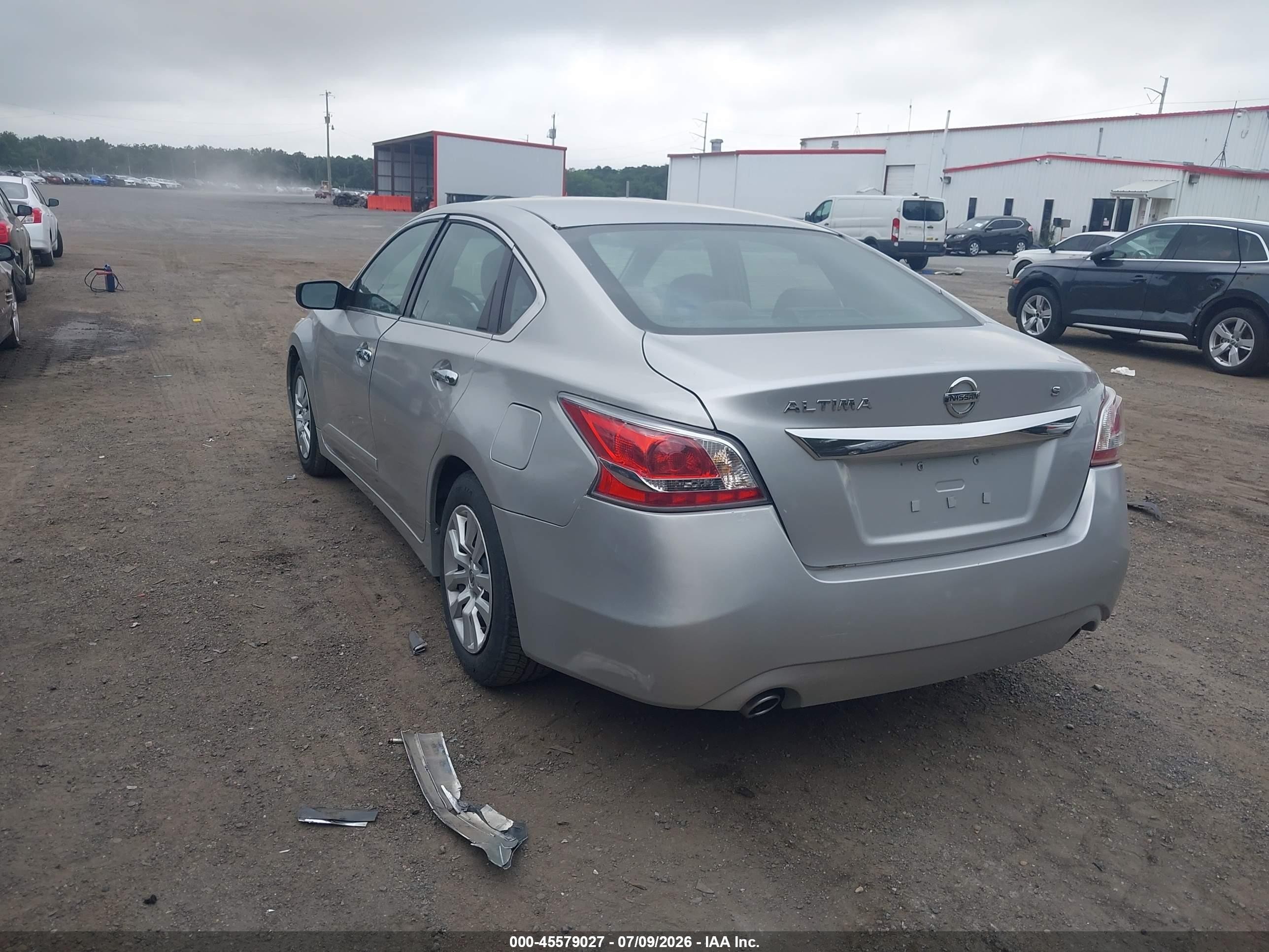 2013 Nissan Altima 2.5 S Silver vin: 1N4AL3AP9DN485746