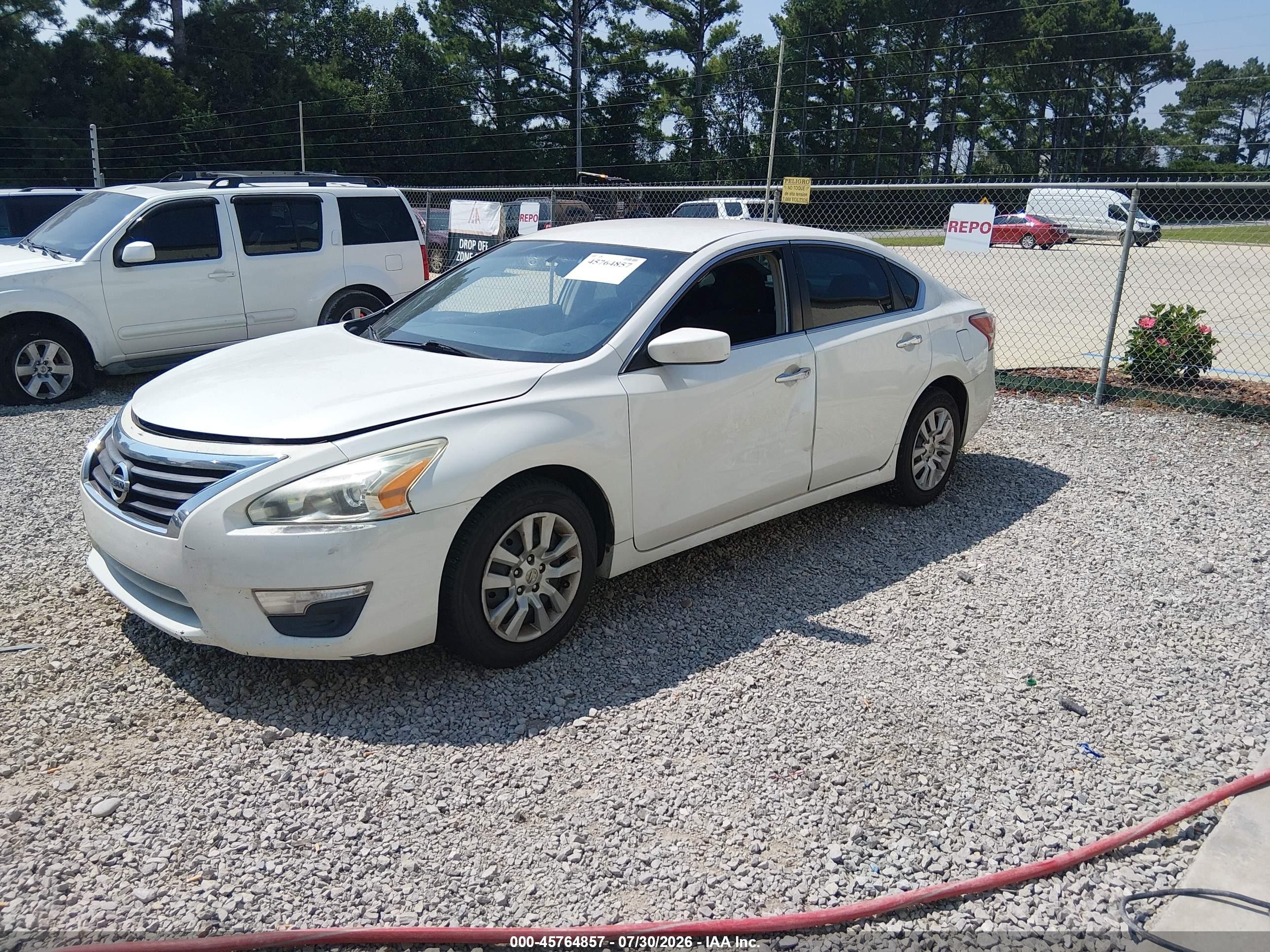 2013 Nissan Altima 2.5 S White vin: 1N4AL3AP9DN523783