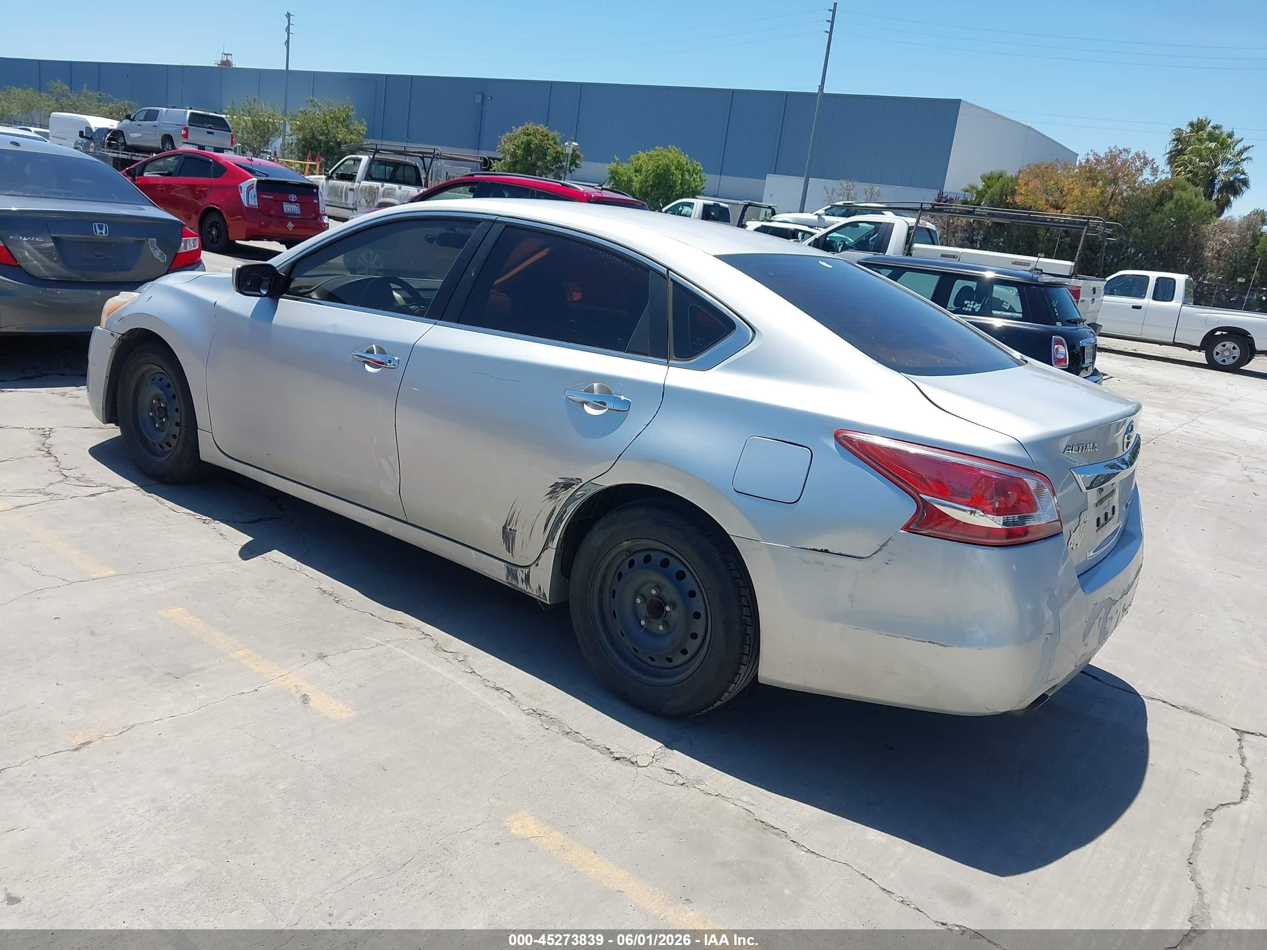 2013 Nissan Altima 2.5 S Silver vin: 1N4AL3AP9DN548490