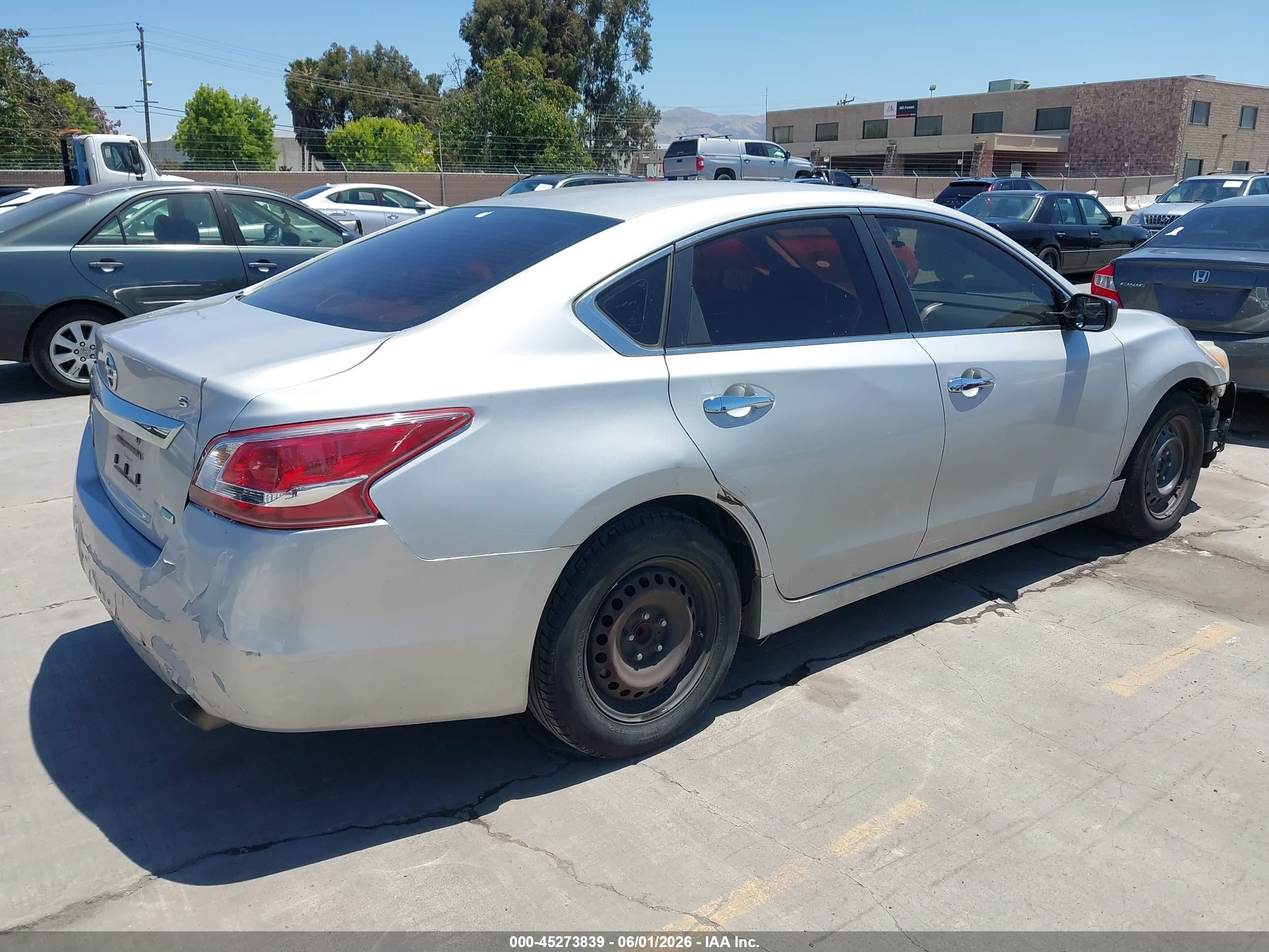 2013 Nissan Altima 2.5 S Silver vin: 1N4AL3AP9DN548490