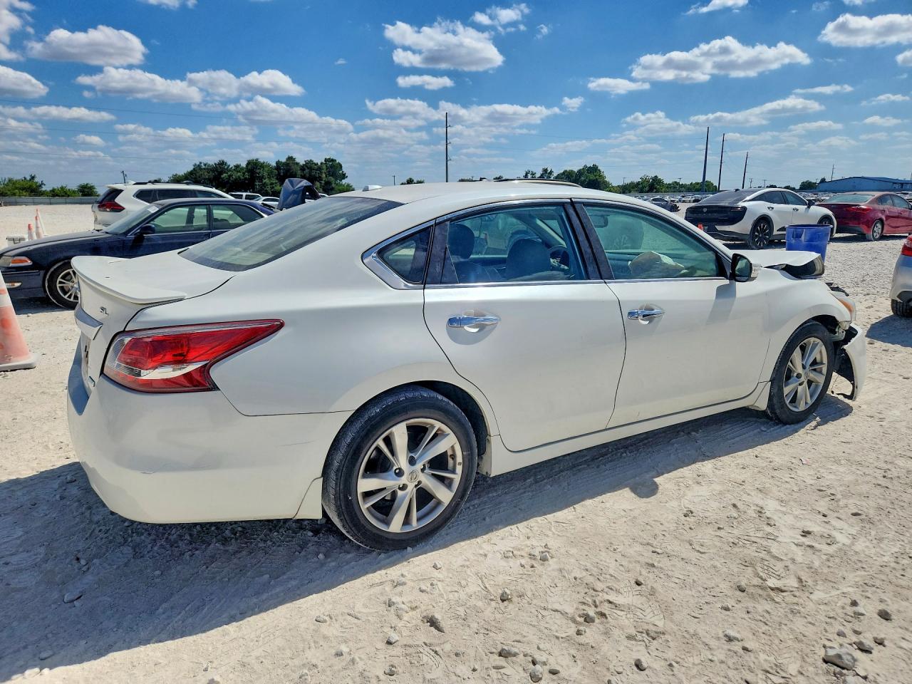 2013 Nissan Altima 2.5 White vin: 1N4AL3AP9DN553625