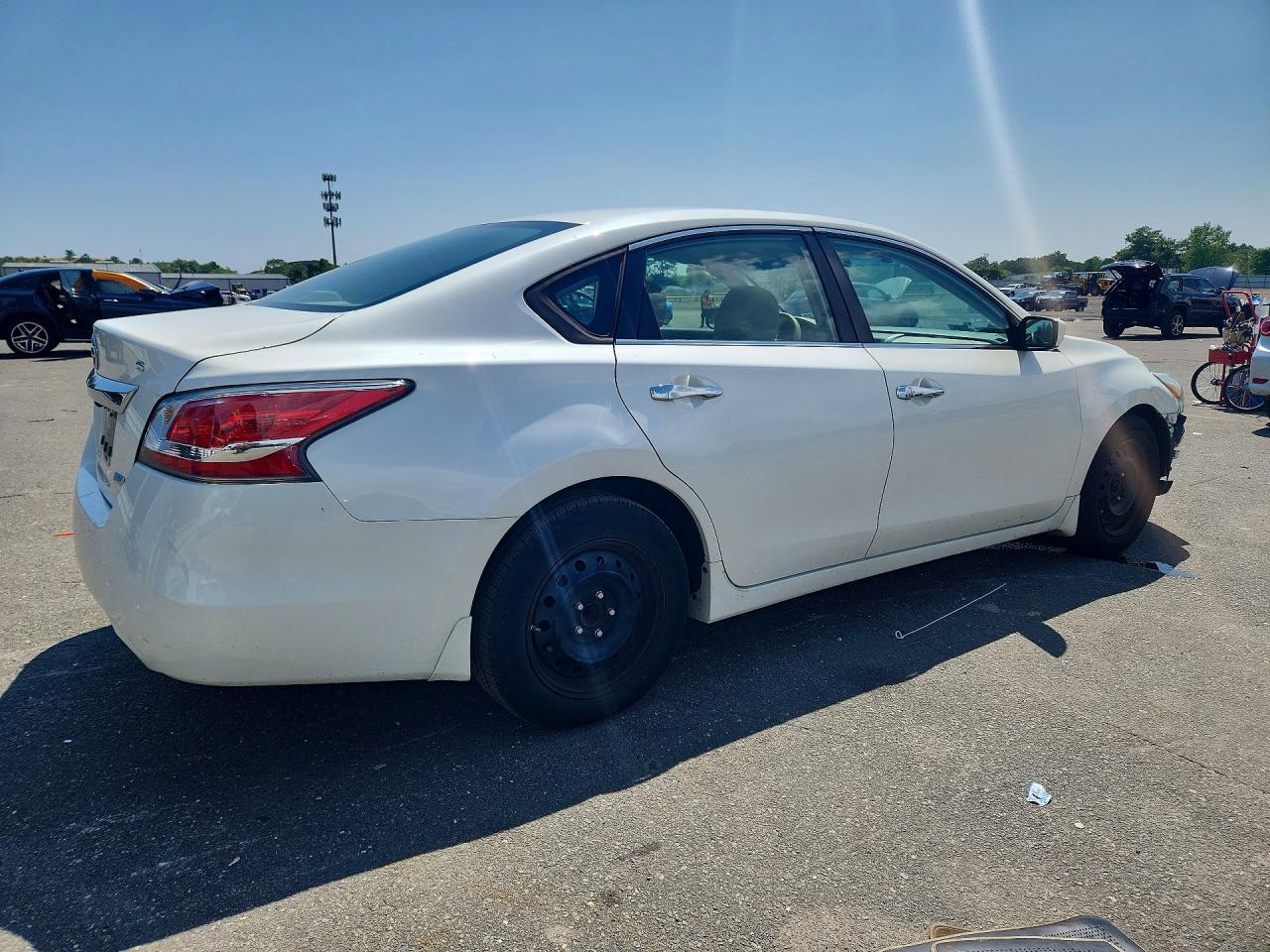 2014 Nissan Altima 2.5 White vin: 1N4AL3AP9EC114423