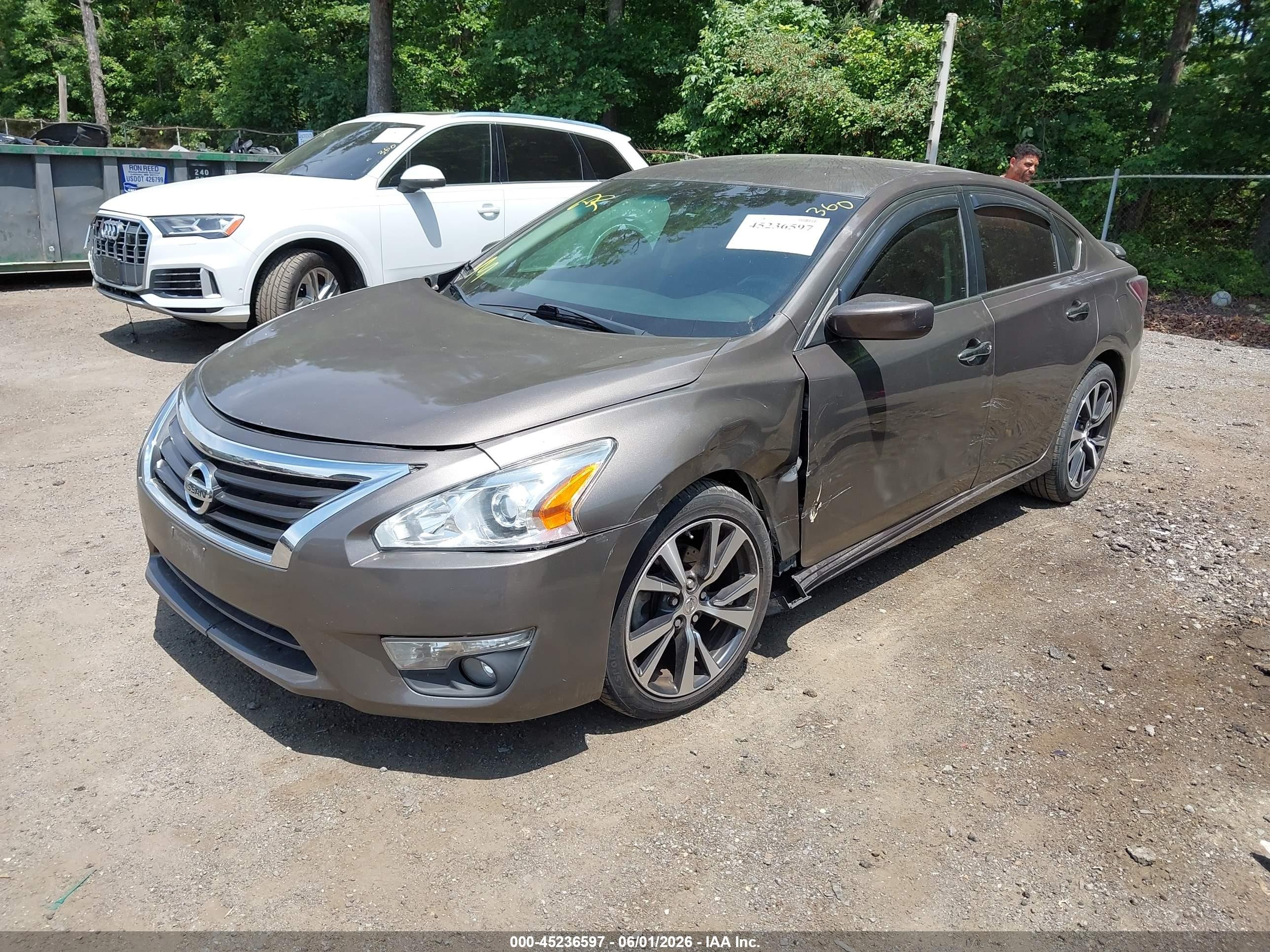 2014 Nissan Altima 2.5 S Beige vin: 1N4AL3AP9EC144165