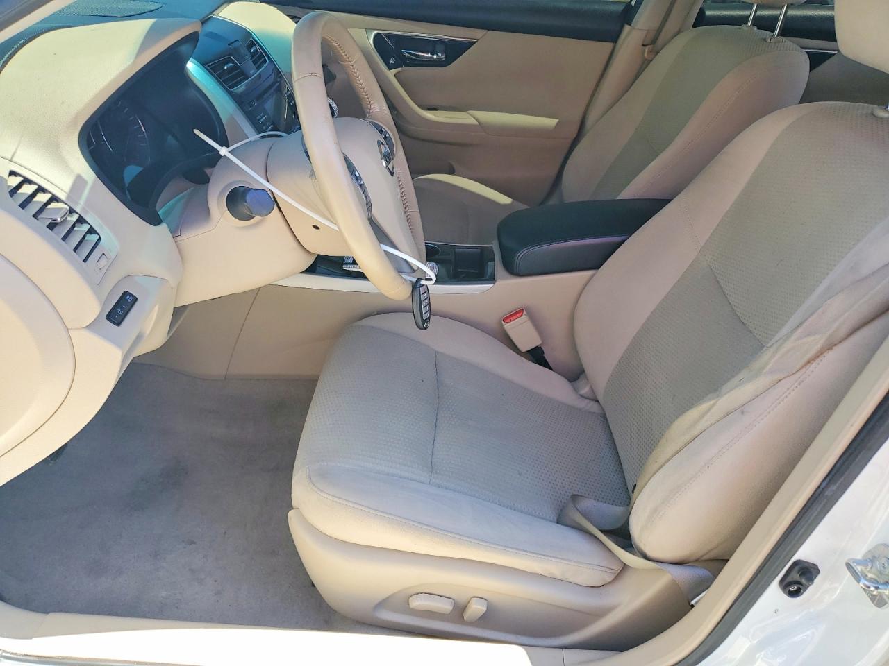 2014 Nissan Altima 2.5 Sv White vin: 1N4AL3AP9EC145493